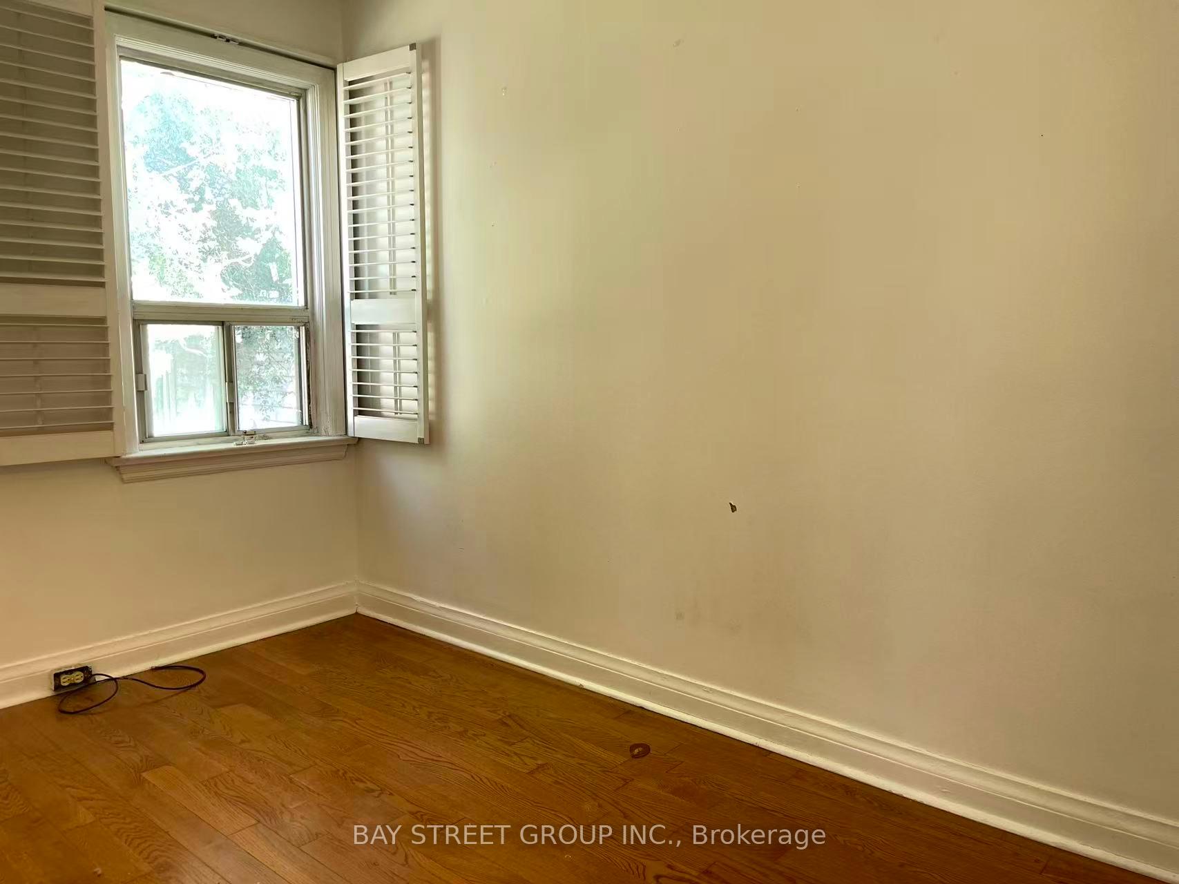 Photo 7 of 106 Virginia Avenue, Toronto, Danforth Village-East York — HOMEH