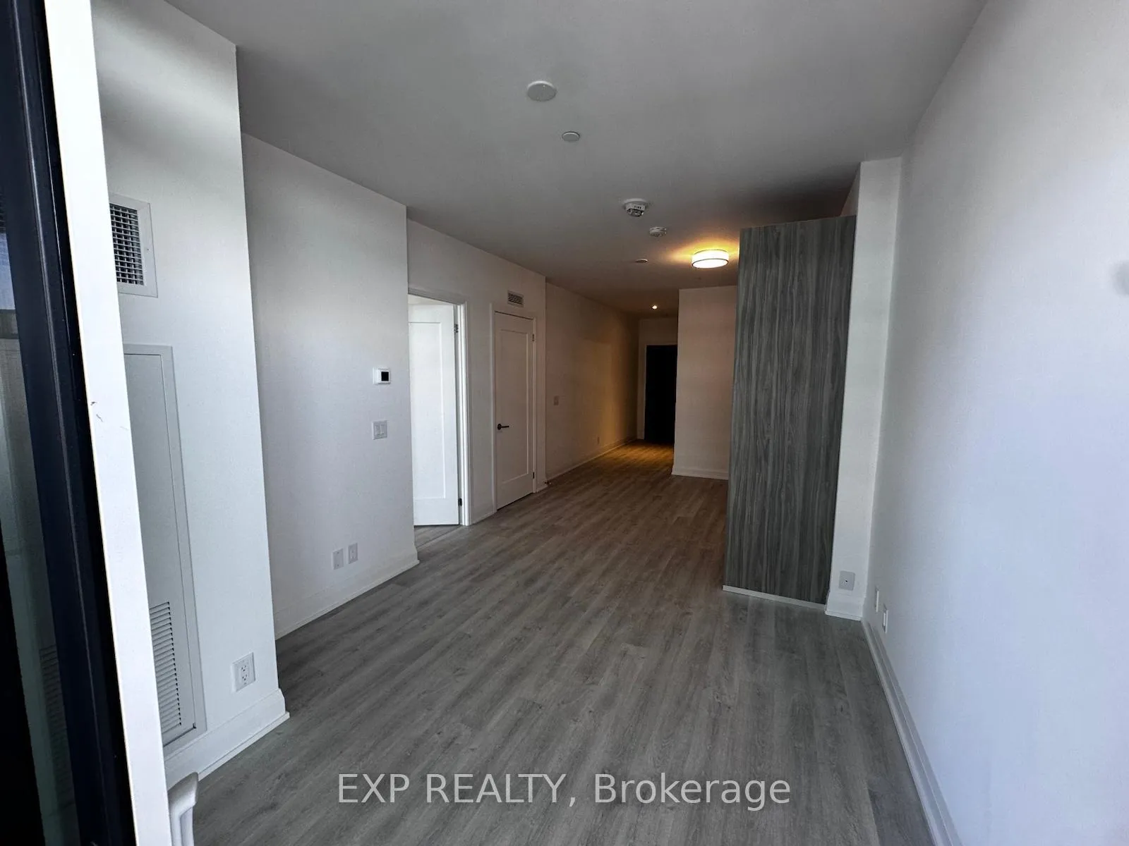 Photo 5 of Unit 3202, 65 Broadway Avenue, Toronto, Mount Pleasant West — HOMEH