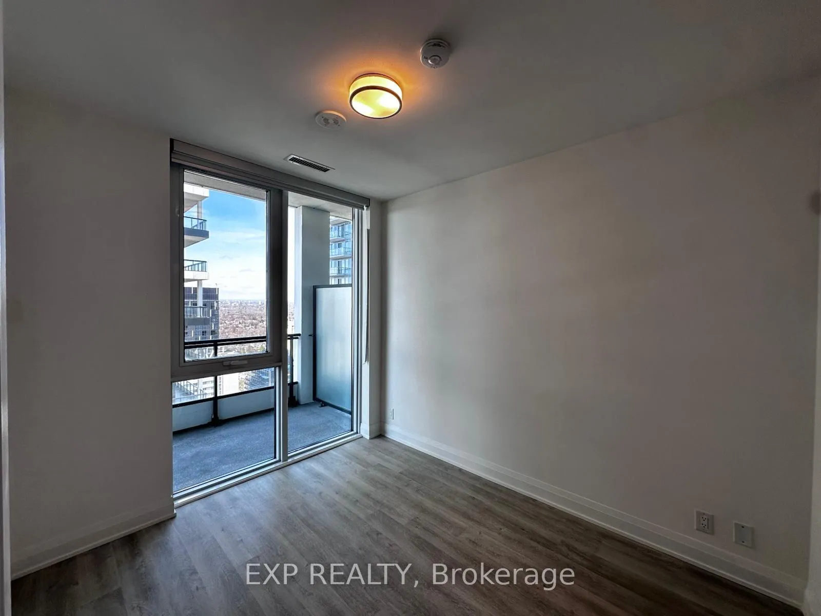 Photo 7 of Unit 3202, 65 Broadway Avenue, Toronto, Mount Pleasant West — HOMEH