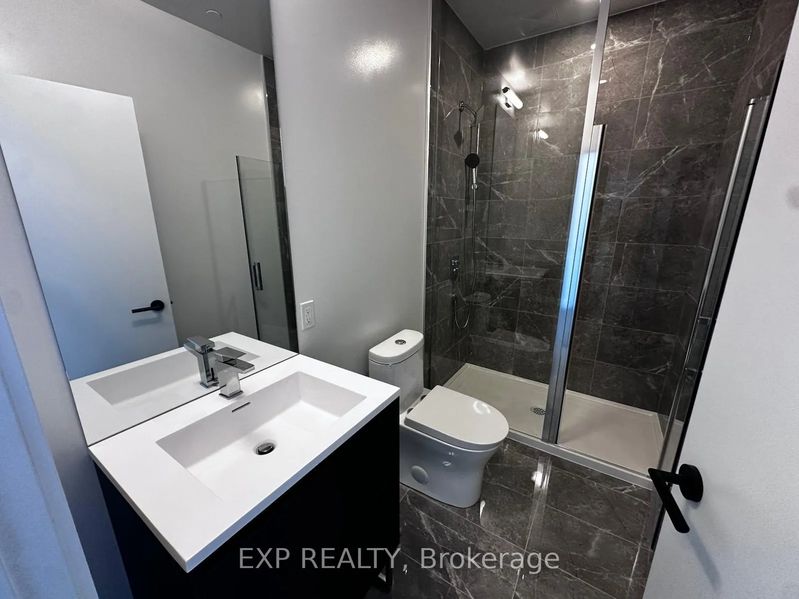 Photo 11 of Unit 3202, 65 Broadway Avenue, Toronto, Mount Pleasant West — HOMEH