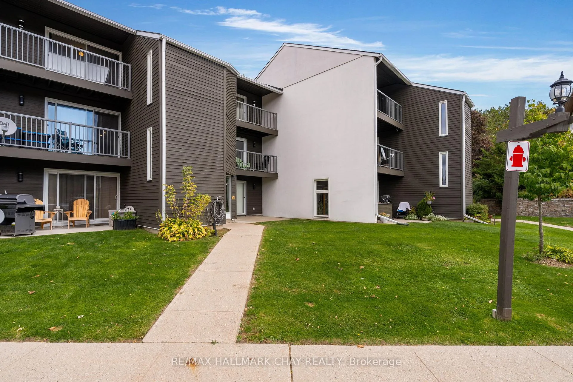 Front of Unit 308, 1102 Horseshoe Valley Road W