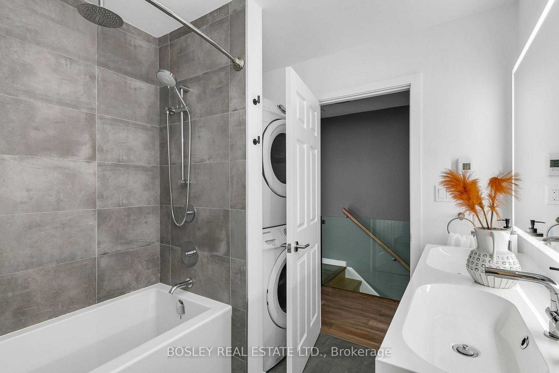 Photo 34 of 9 Agnes Lane, Toronto, Greenwood-Coxwell — HOMEH