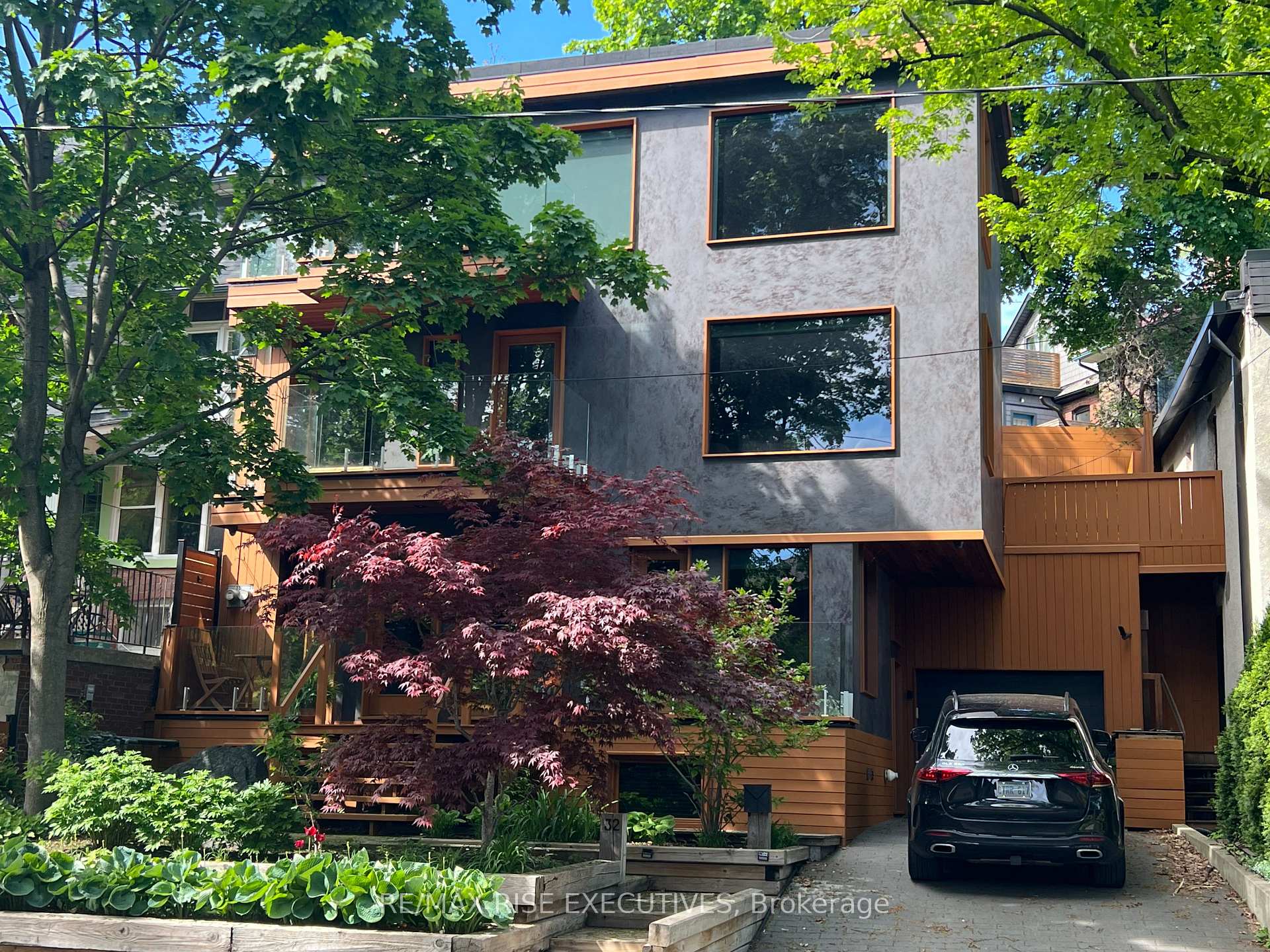 Front of 32 Regal Road