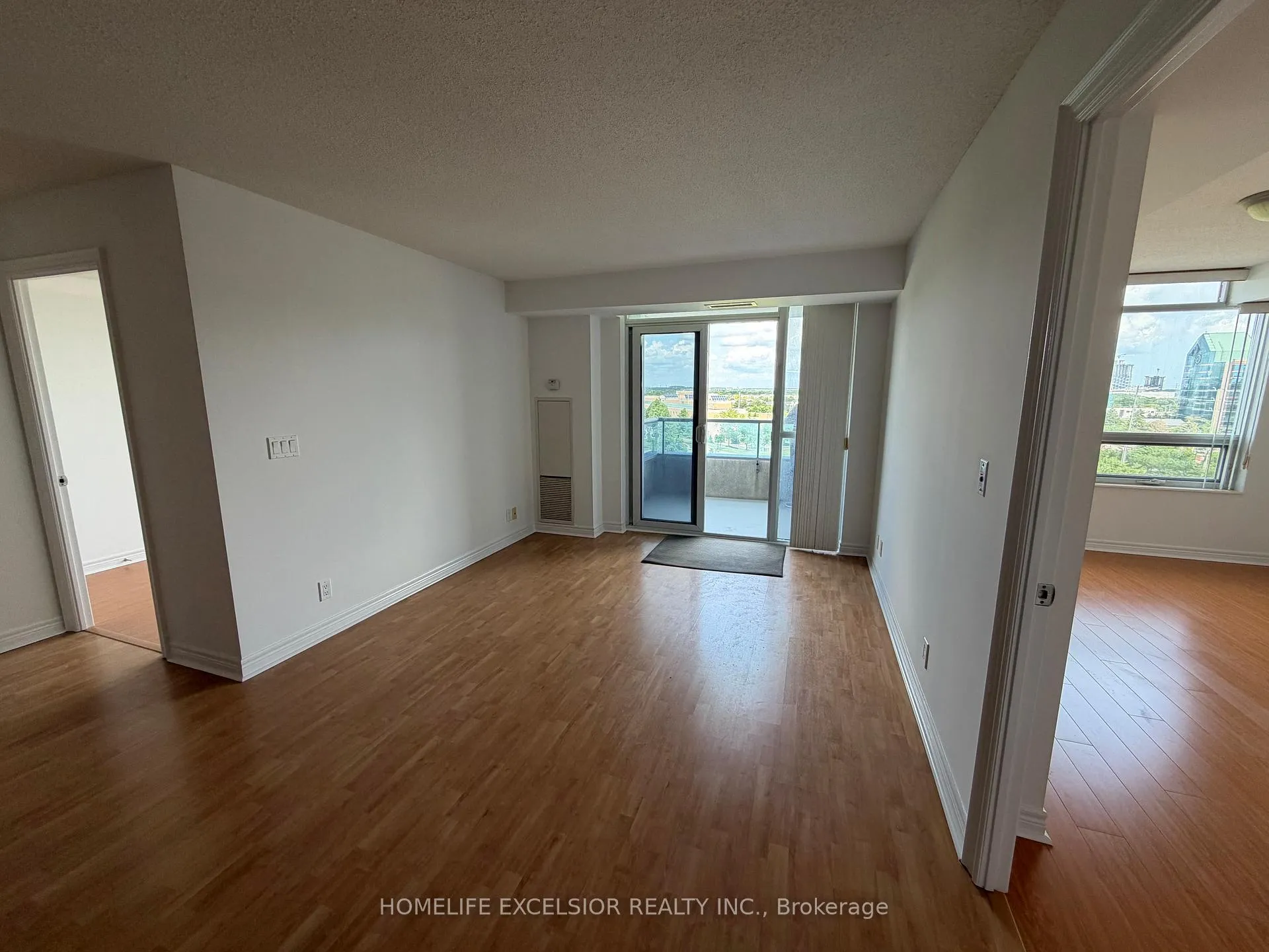 Photo 4 of Unit 825, 33 Cox Boulevard, Markham, Unionville — HOMEH