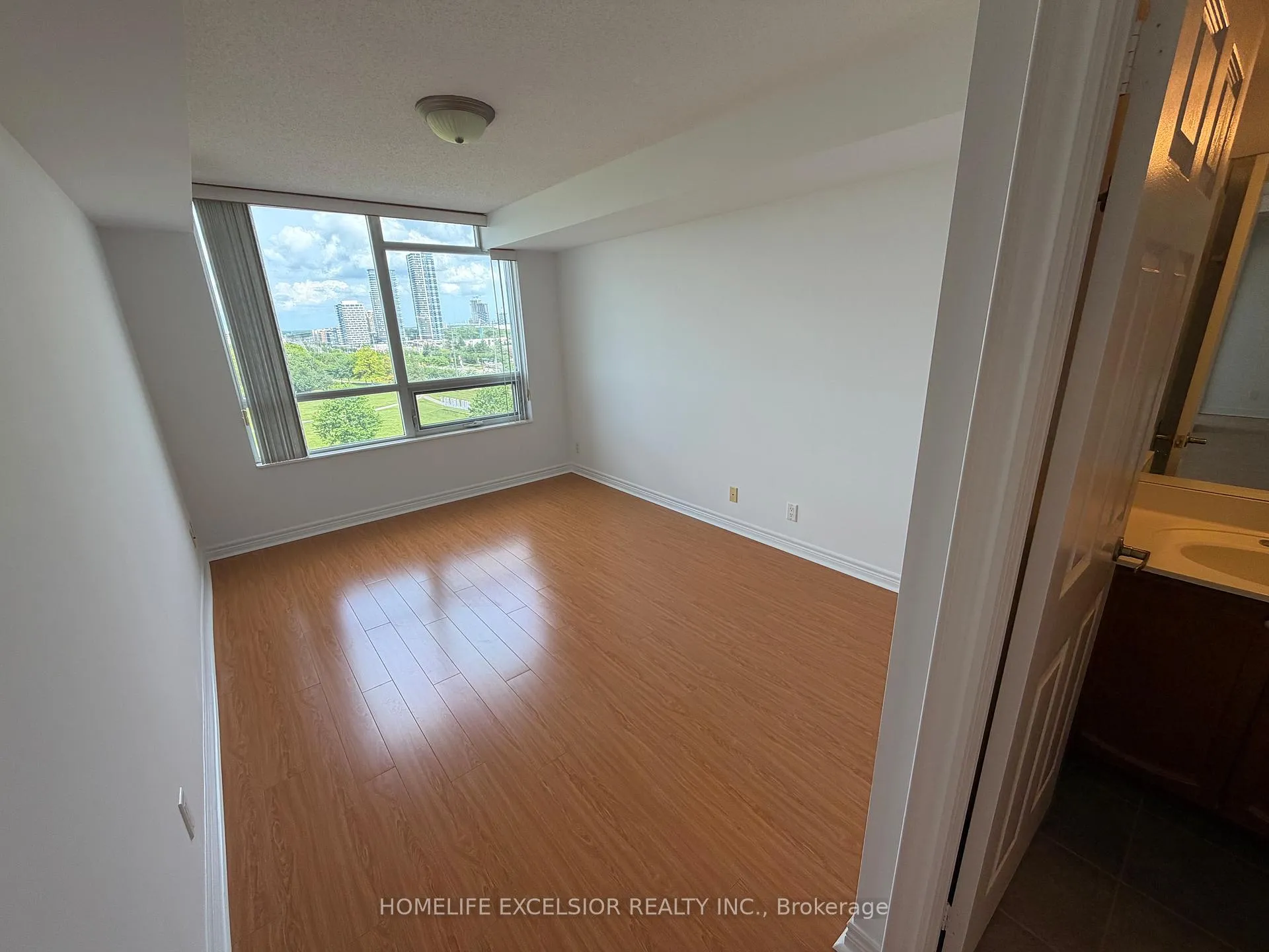 Photo 8 of Unit 825, 33 Cox Boulevard, Markham, Unionville — HOMEH