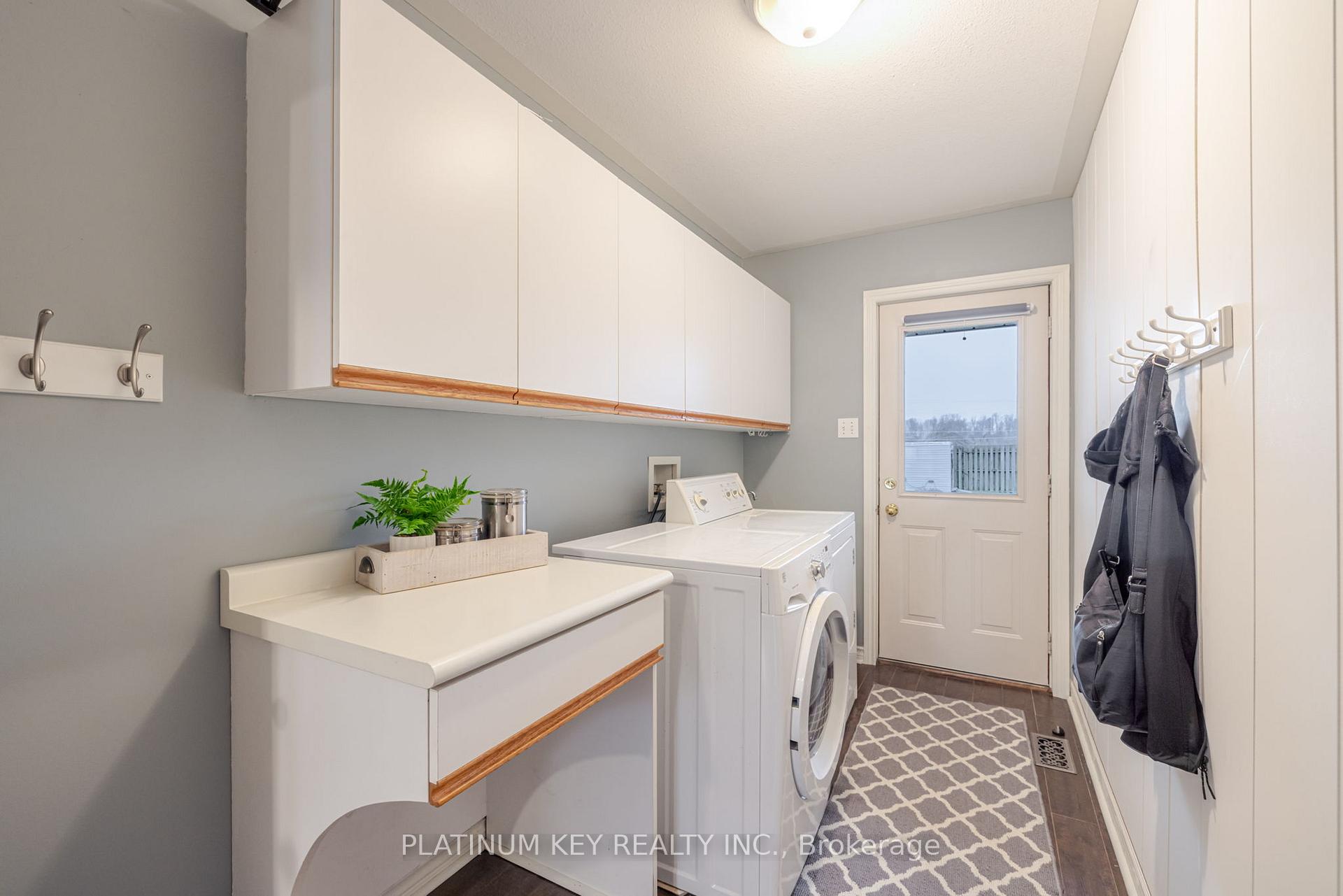 Photo 8 of 2245 Trillium Way, Strathroy-Caradoc, Mount Brydges — HOMEH