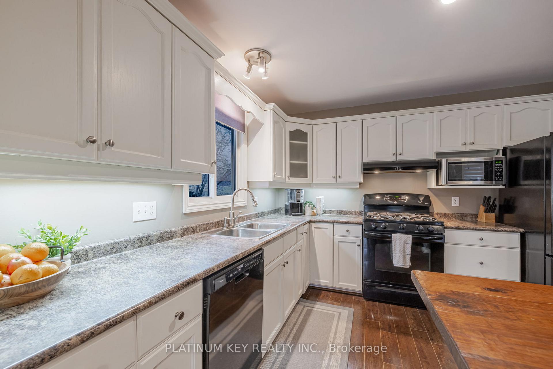 Photo 10 of 2245 Trillium Way, Strathroy-Caradoc, Mount Brydges — HOMEH
