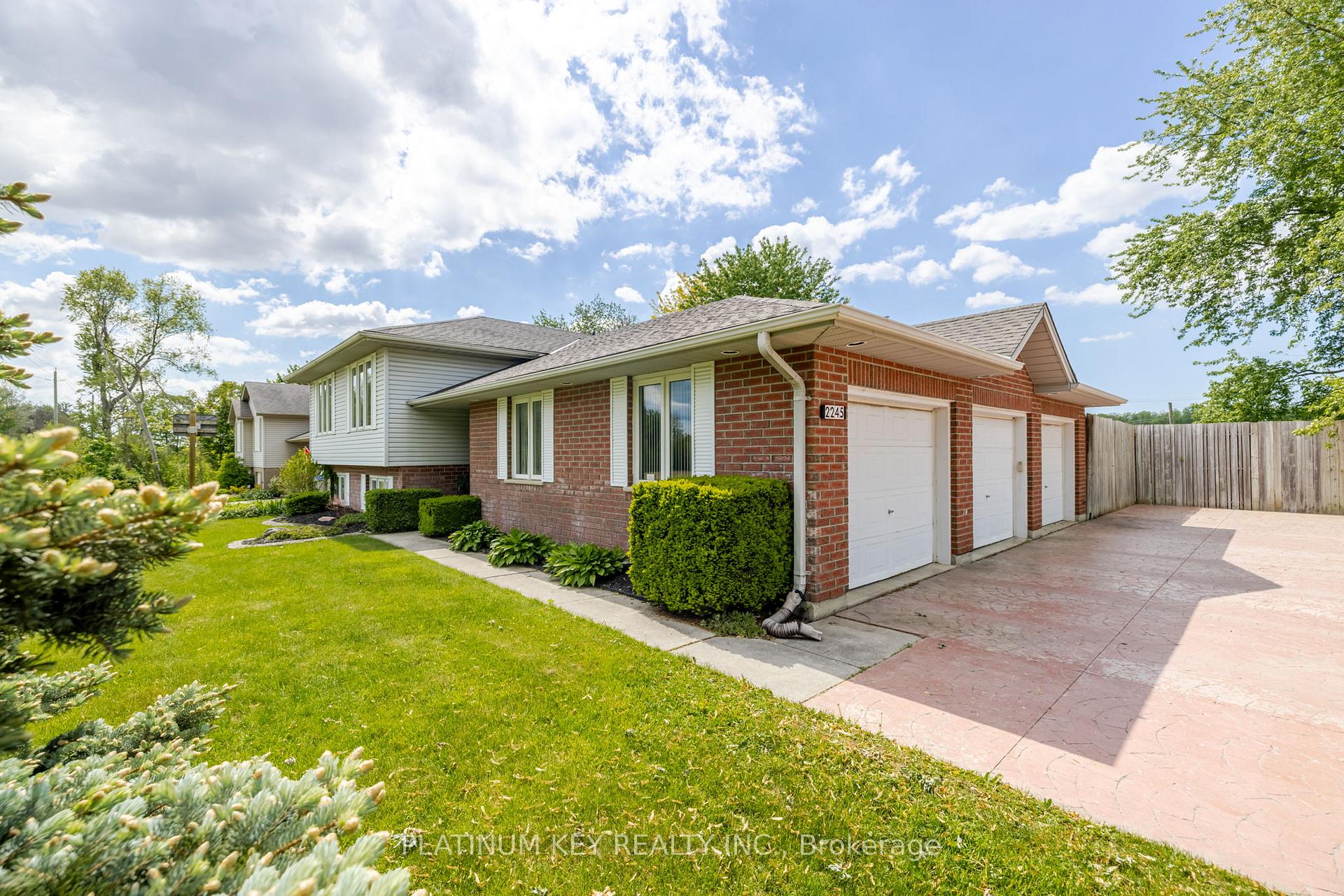 Photo 35 of 2245 Trillium Way, Strathroy-Caradoc, Mount Brydges — HOMEH