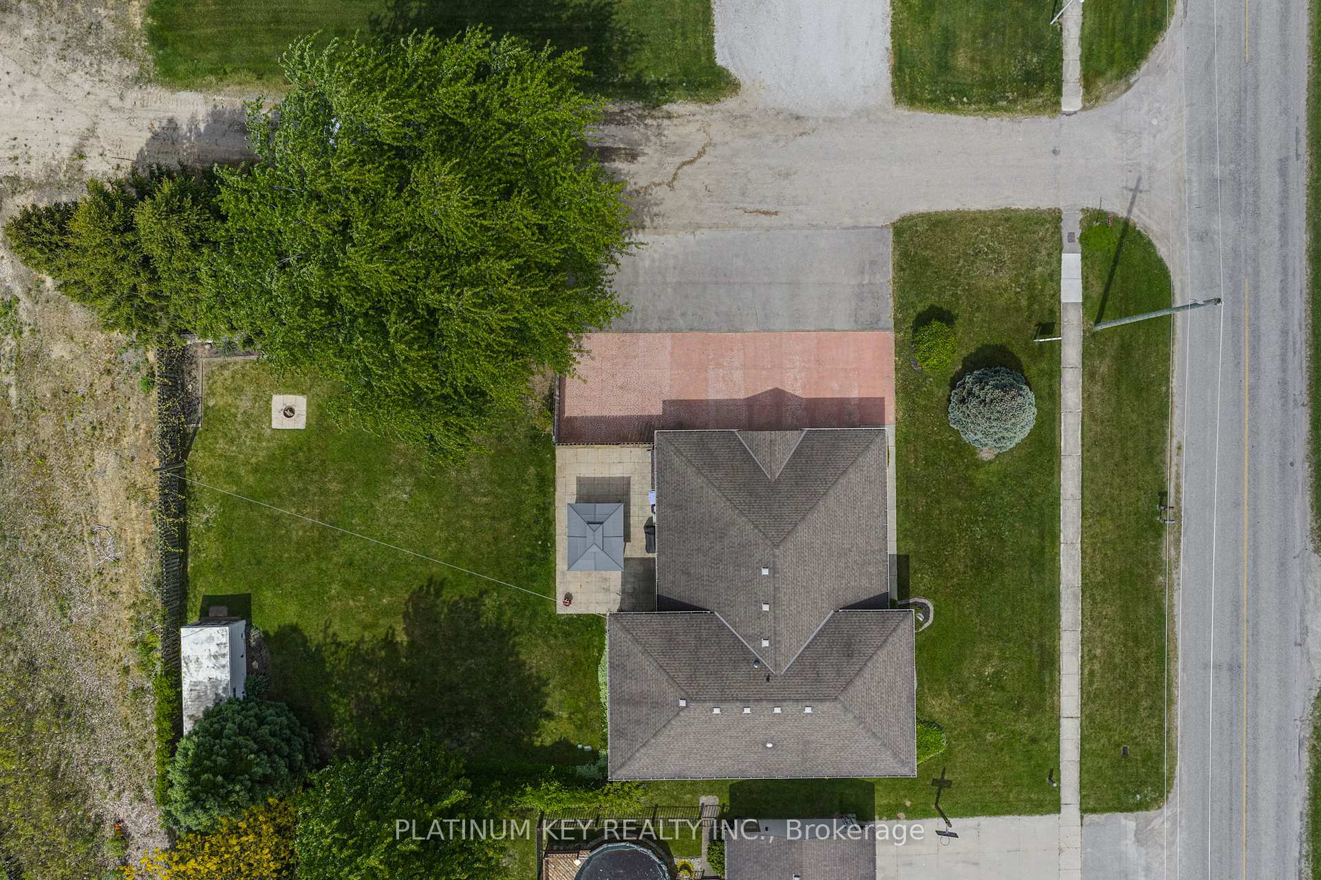 Photo 37 of 2245 Trillium Way, Strathroy-Caradoc, Mount Brydges — HOMEH