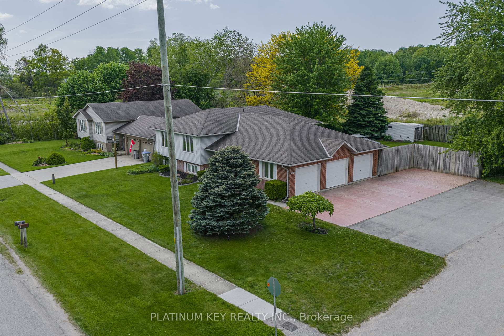 Photo 39 of 2245 Trillium Way, Strathroy-Caradoc, Mount Brydges — HOMEH