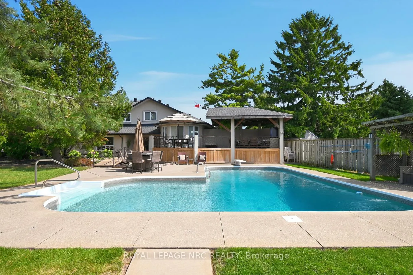 Photo 7 of 12 Fuller Crescent, Thorold, Confederation Heights — HOMEH