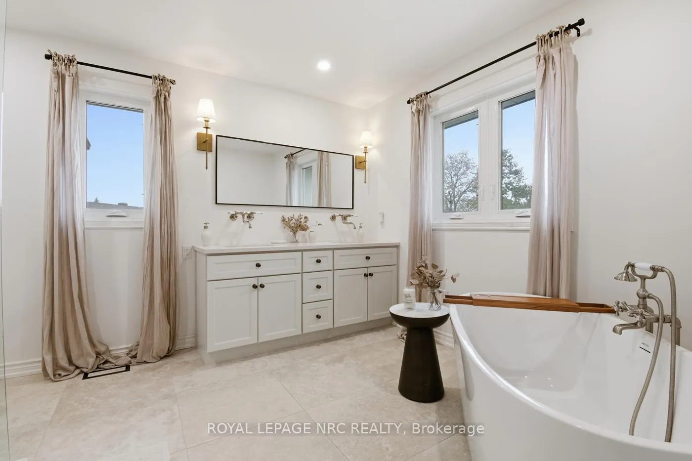 Photo 10 of 12 Fuller Crescent, Thorold, Confederation Heights — HOMEH