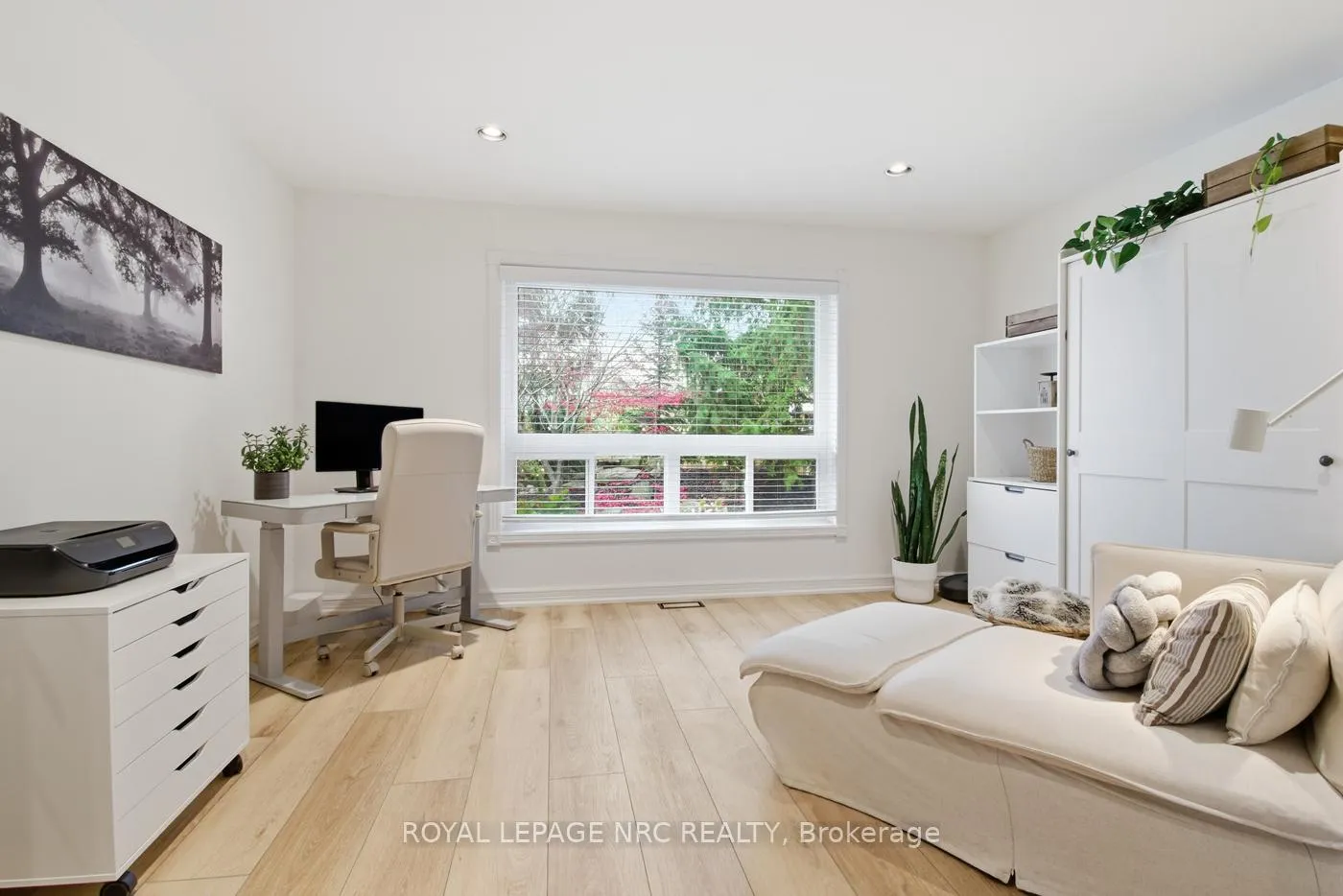 Photo 24 of 12 Fuller Crescent, Thorold, Confederation Heights — HOMEH