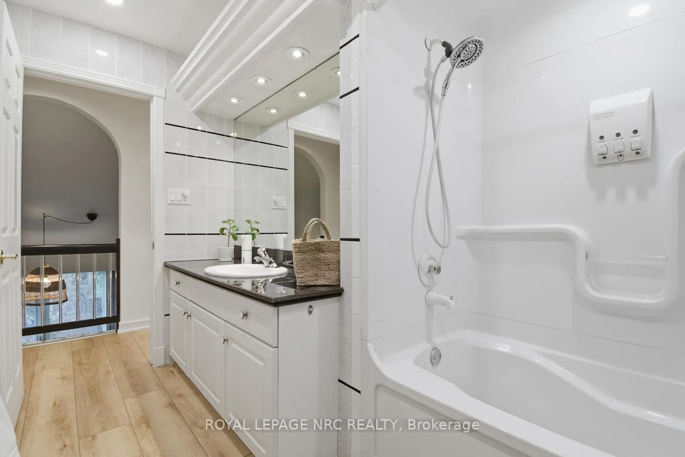 Photo 28 of 12 Fuller Crescent, Thorold, Confederation Heights — HOMEH