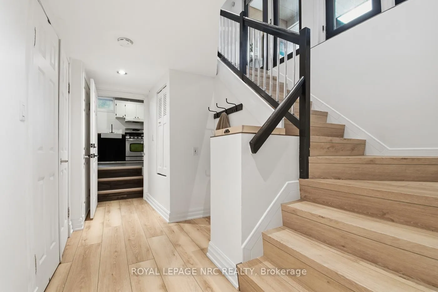 Photo 32 of 12 Fuller Crescent, Thorold, Confederation Heights — HOMEH