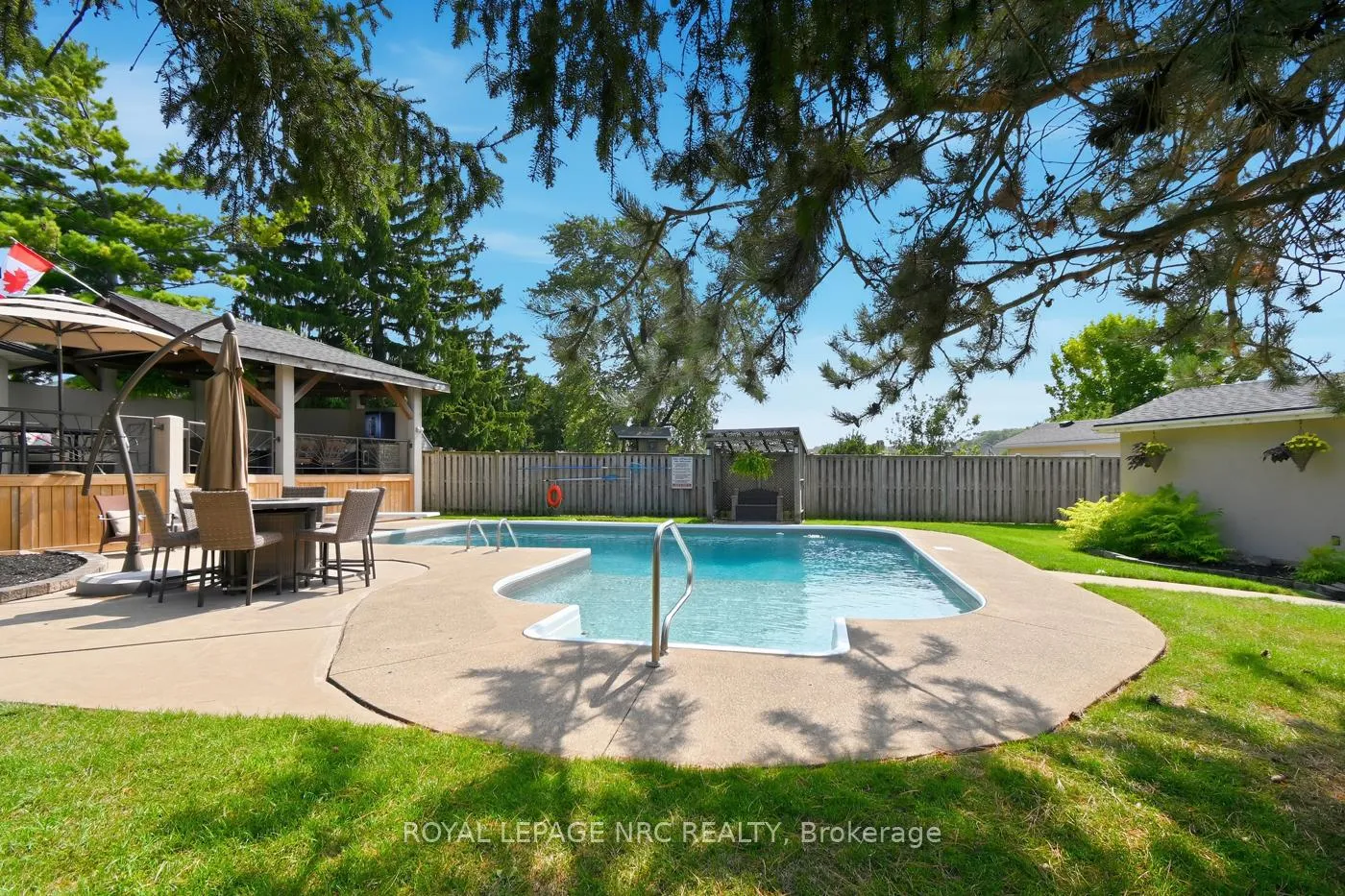 Photo 42 of 12 Fuller Crescent, Thorold, Confederation Heights — HOMEH
