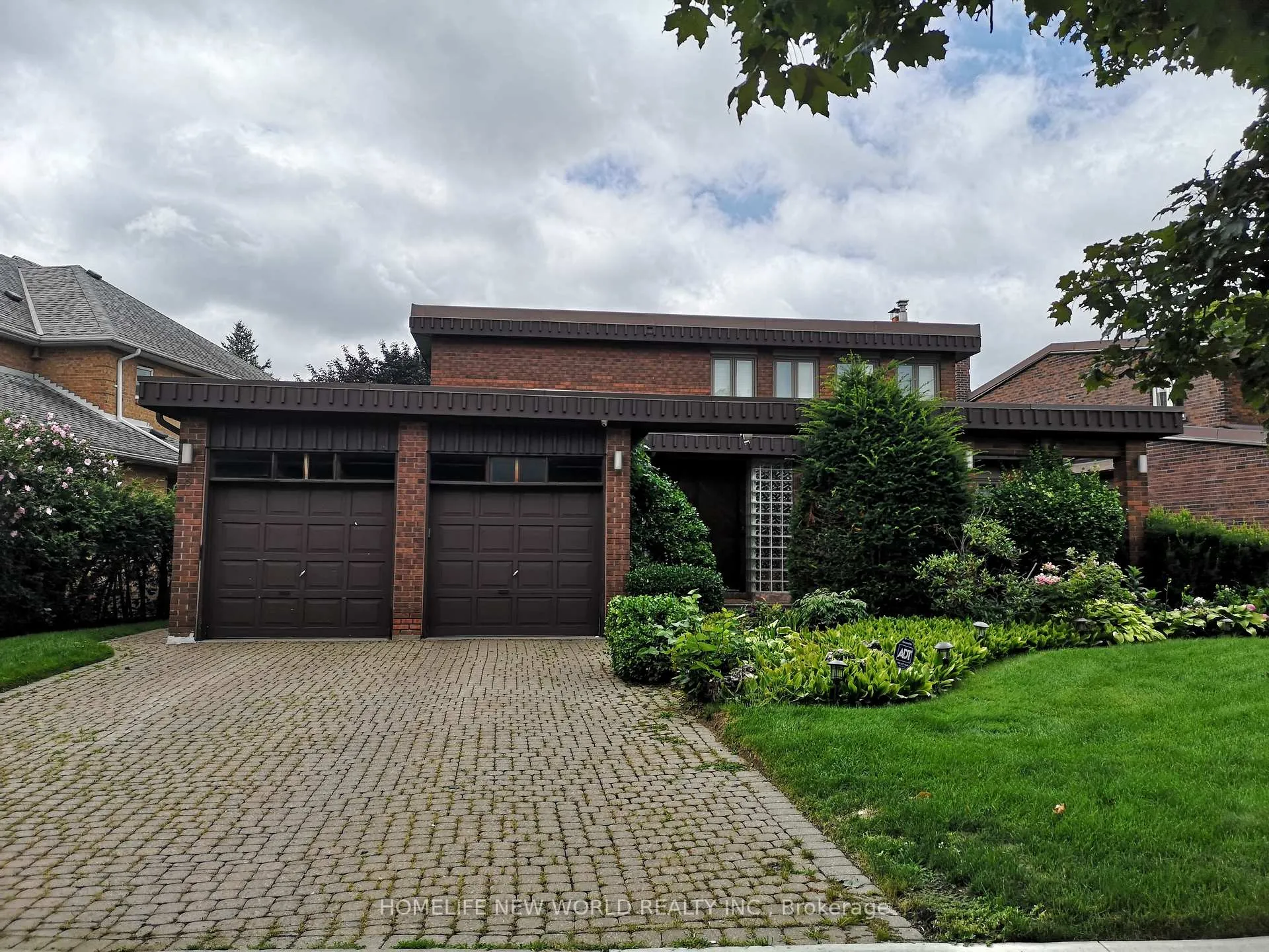 Front of Unit Bsmt, 8 Janus Court