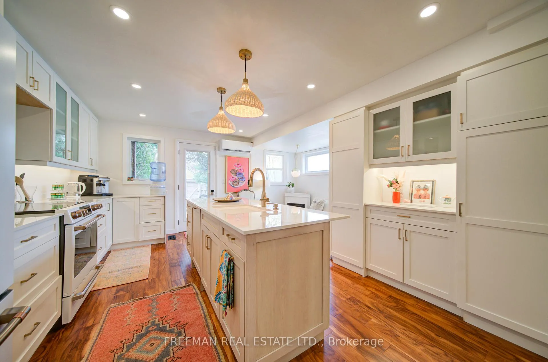 Photo 7 of 302 Evelyn Avenue, Toronto, Junction Area — HOMEH