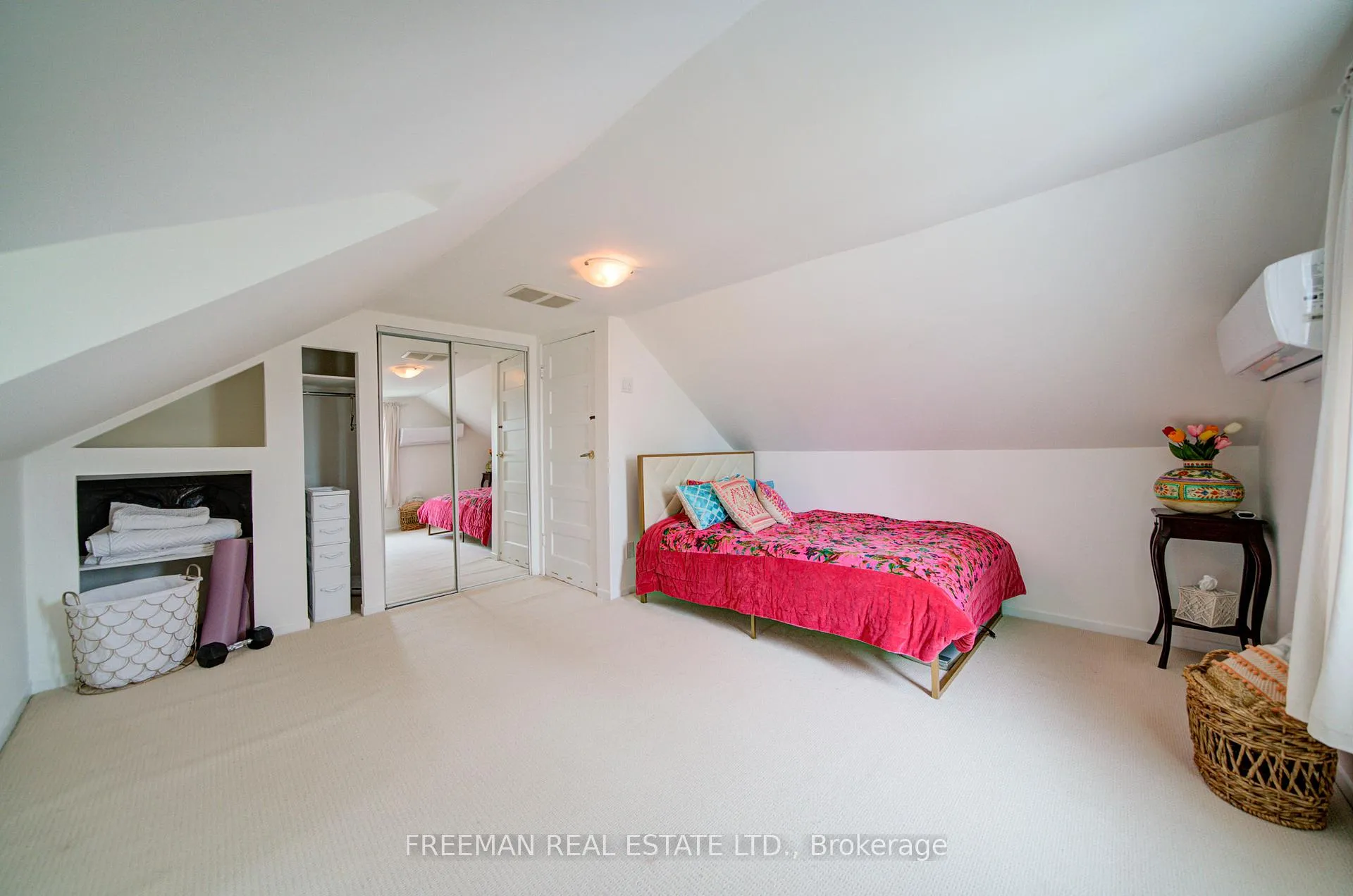 Photo 20 of 302 Evelyn Avenue, Toronto, Junction Area — HOMEH