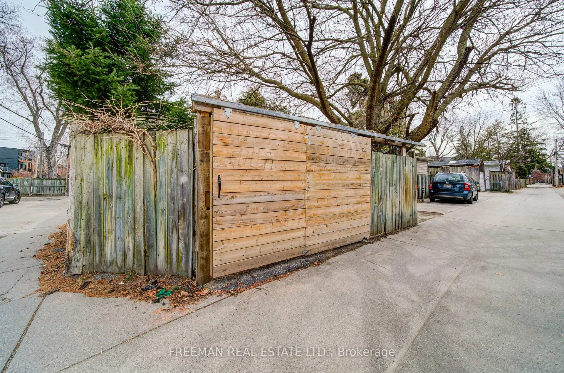 Photo 34 of 302 Evelyn Avenue, Toronto, Junction Area — HOMEH