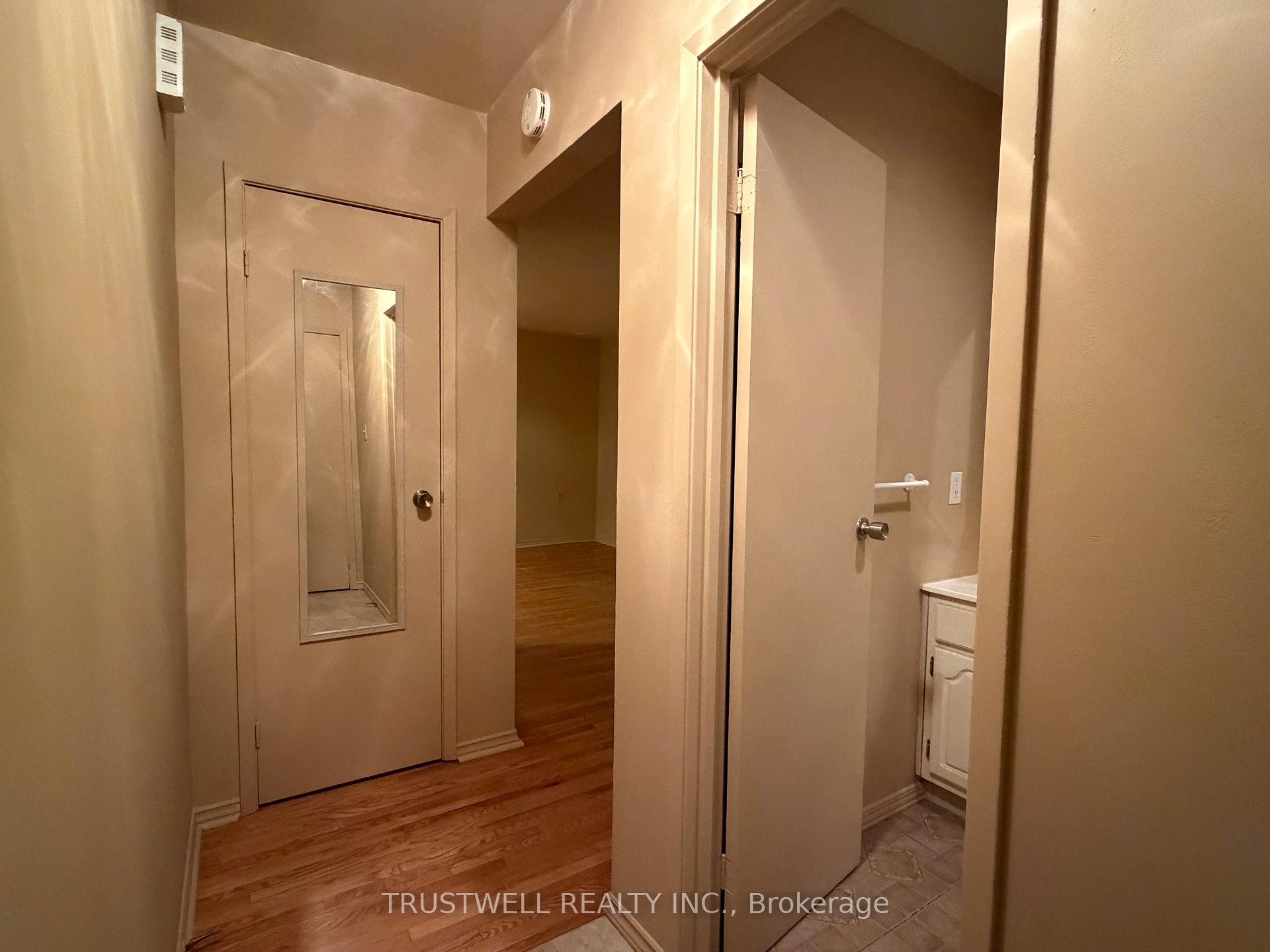 Photo 2 of Unit 4, 373 Broadview Avenue, Toronto, North Riverdale — HOMEH