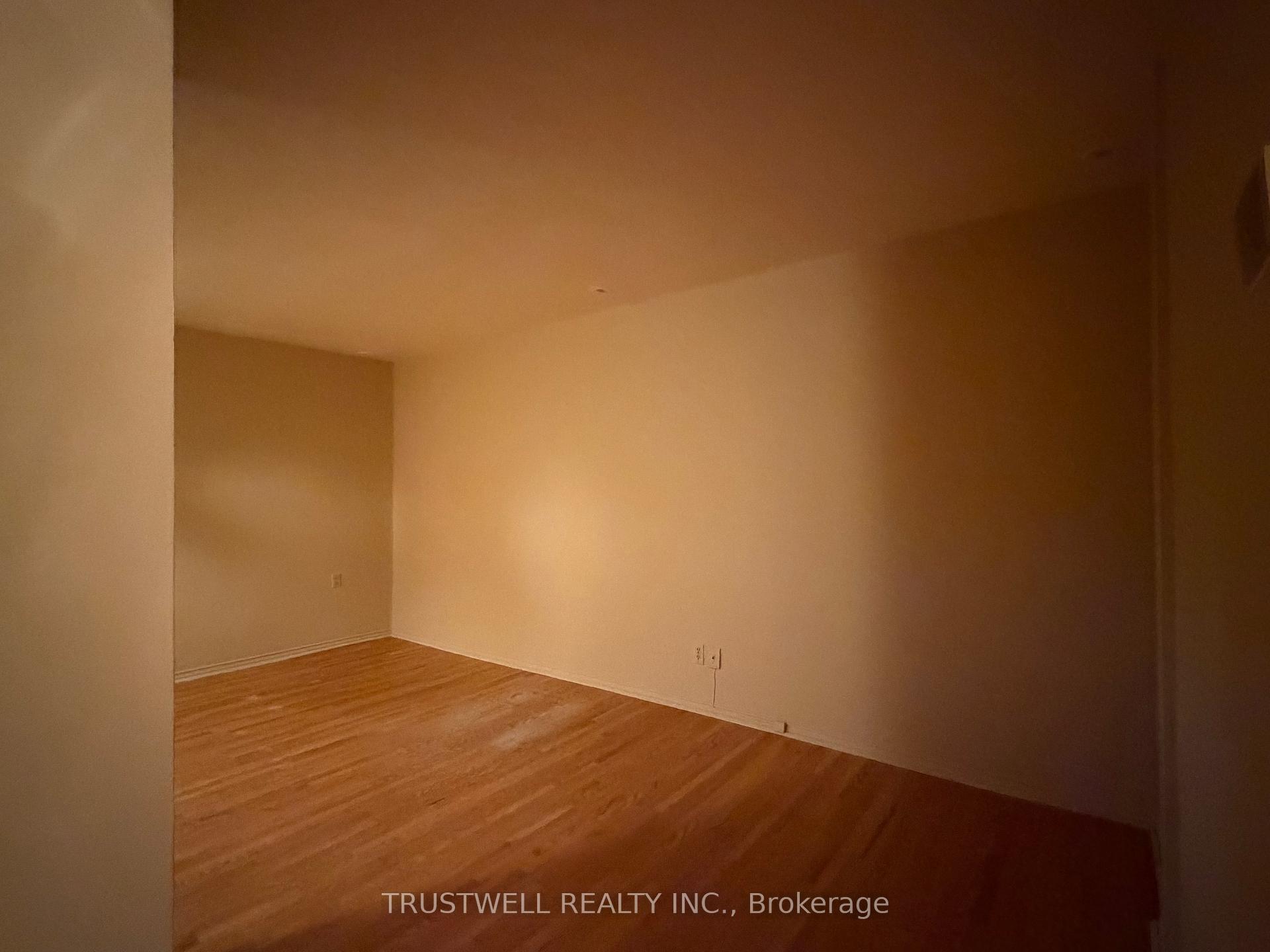 Photo 4 of Unit 4, 373 Broadview Avenue, Toronto, North Riverdale — HOMEH