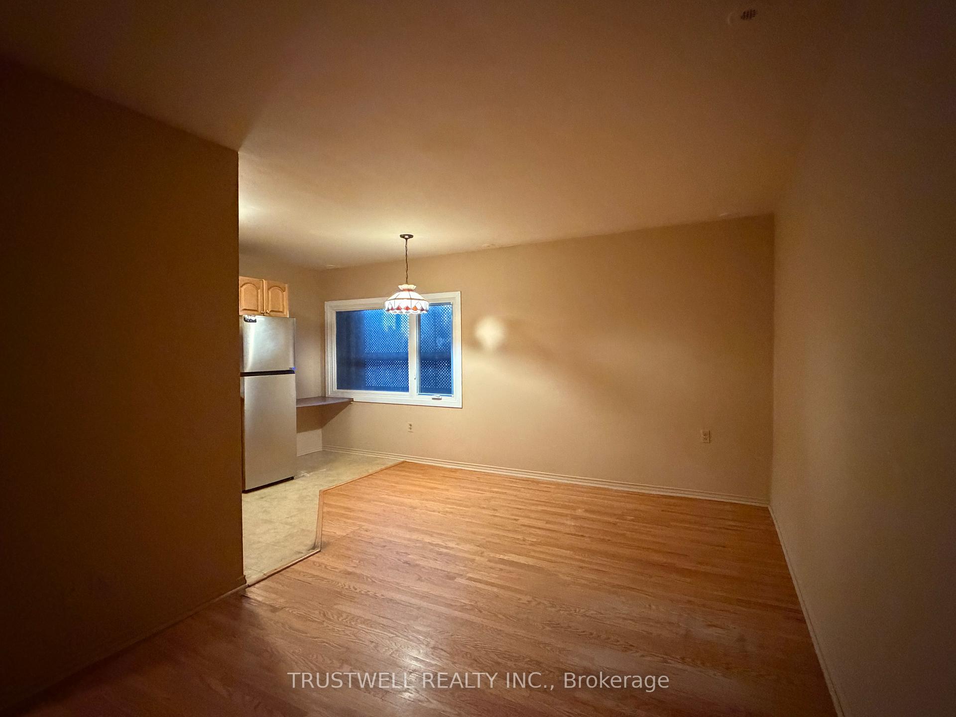 Photo 5 of Unit 4, 373 Broadview Avenue, Toronto, North Riverdale — HOMEH