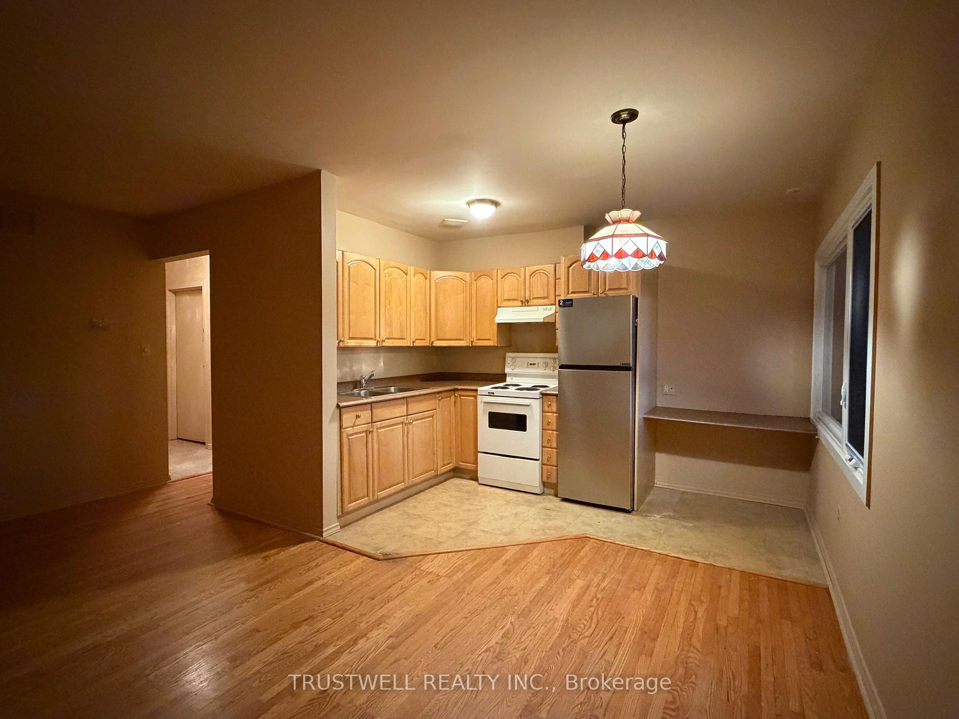 Photo 6 of Unit 4, 373 Broadview Avenue, Toronto, North Riverdale — HOMEH