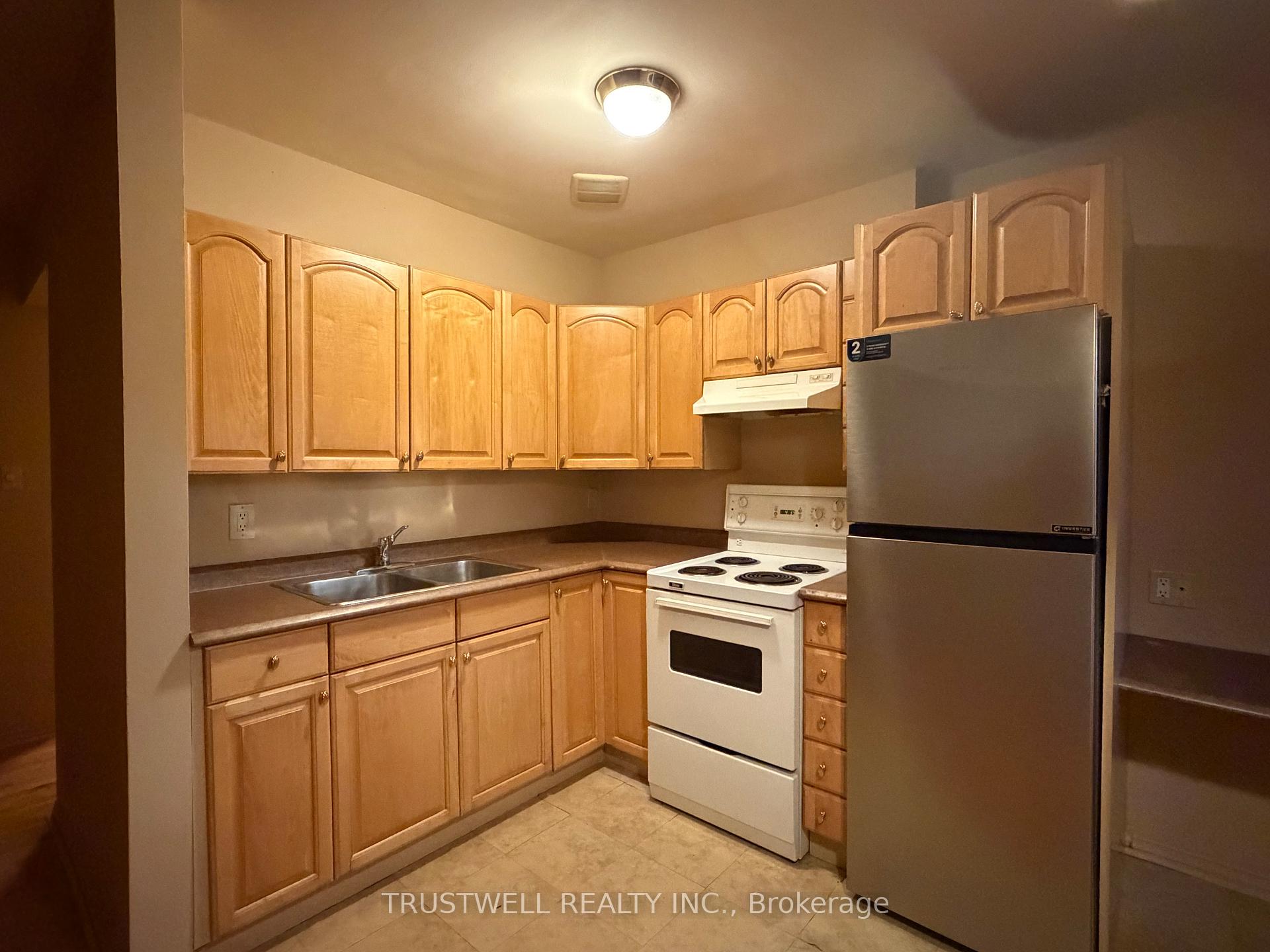 Photo 7 of Unit 4, 373 Broadview Avenue, Toronto, North Riverdale — HOMEH
