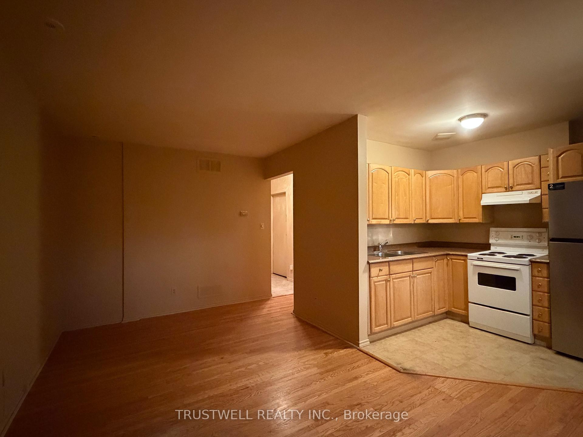 Photo 8 of Unit 4, 373 Broadview Avenue, Toronto, North Riverdale — HOMEH