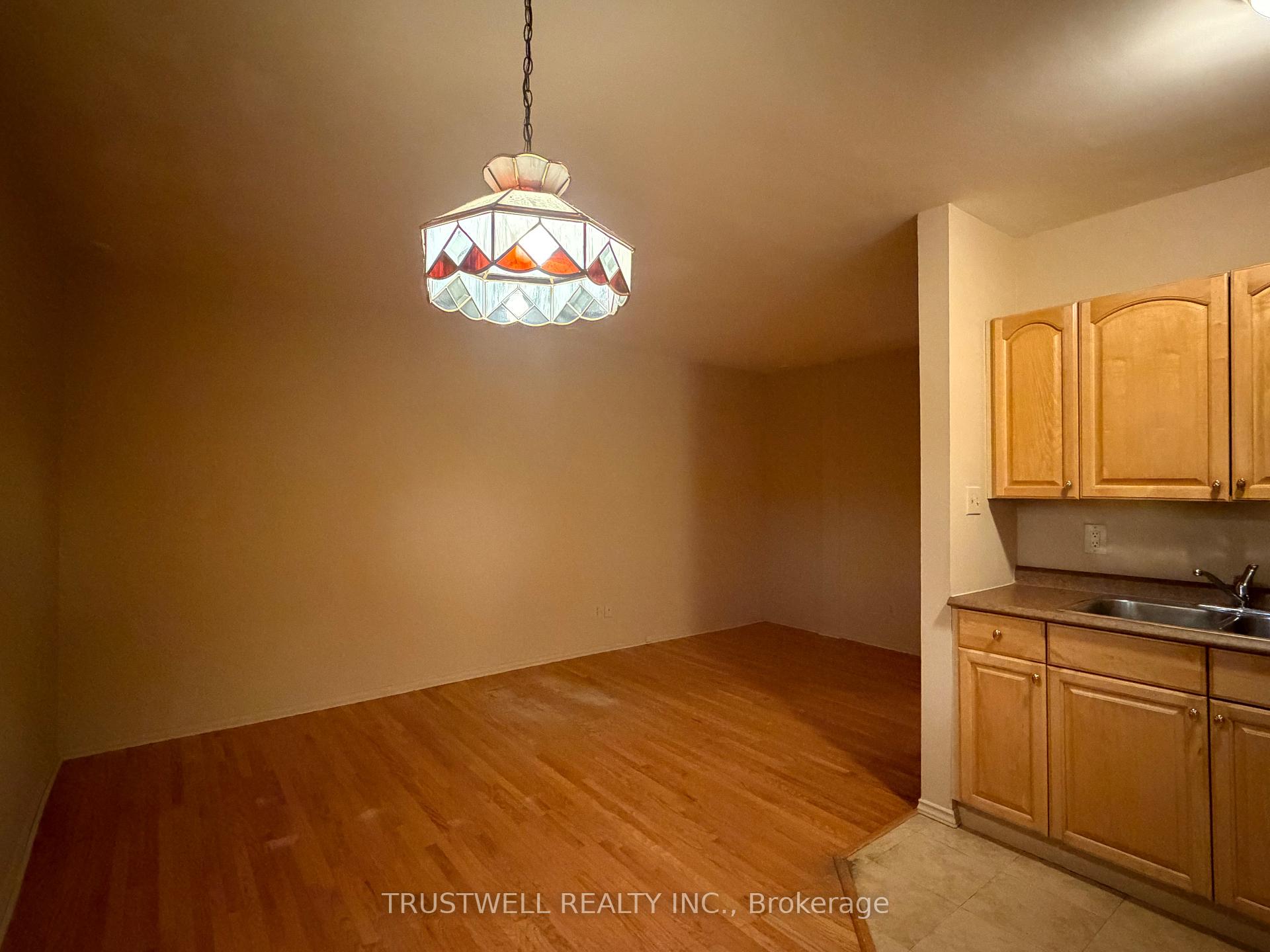 Photo 9 of Unit 4, 373 Broadview Avenue, Toronto, North Riverdale — HOMEH