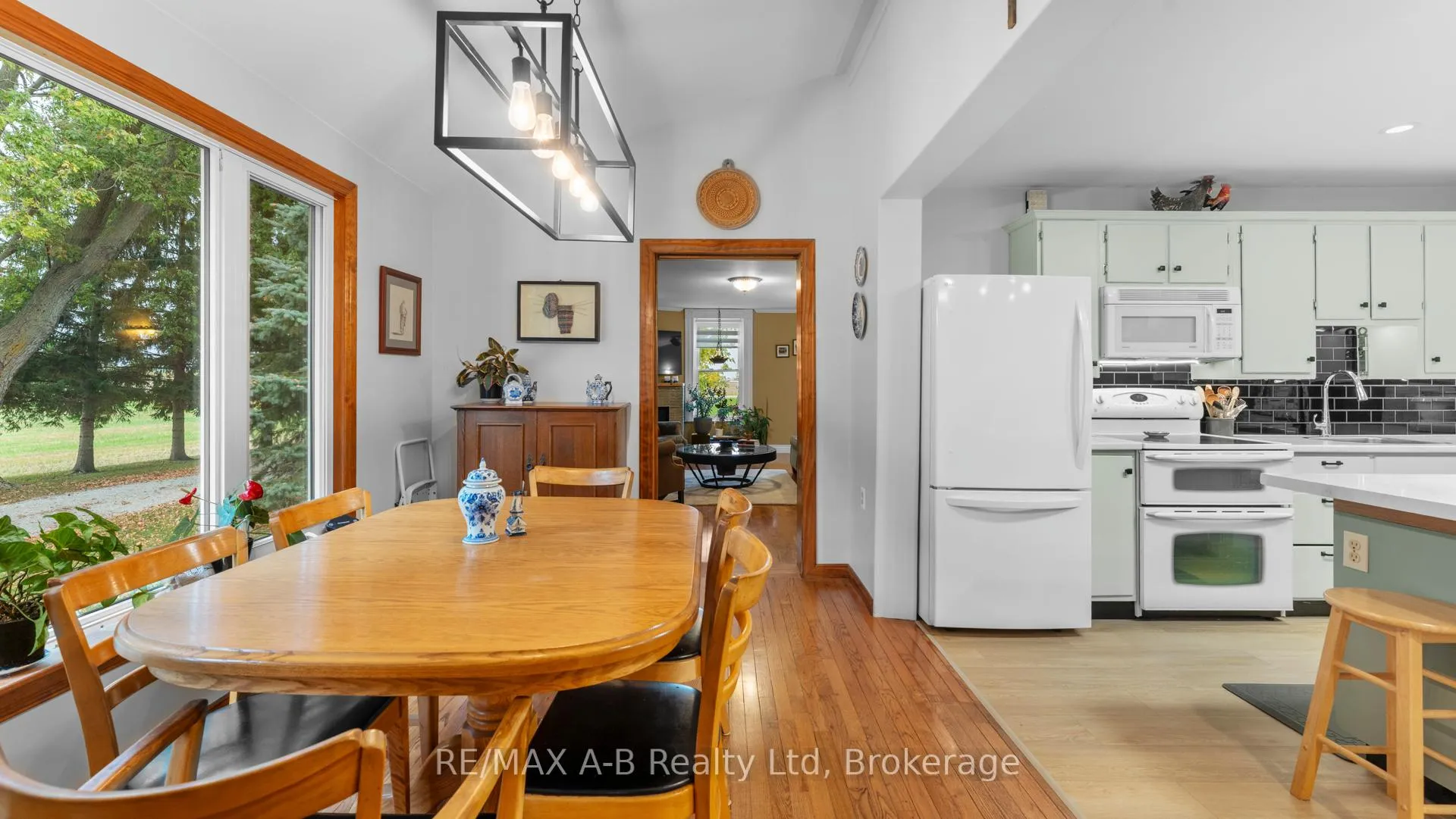 Photo 13 of 24189 Wellburn Road, Thames Centre, Rural Thames Centre — HOMEH