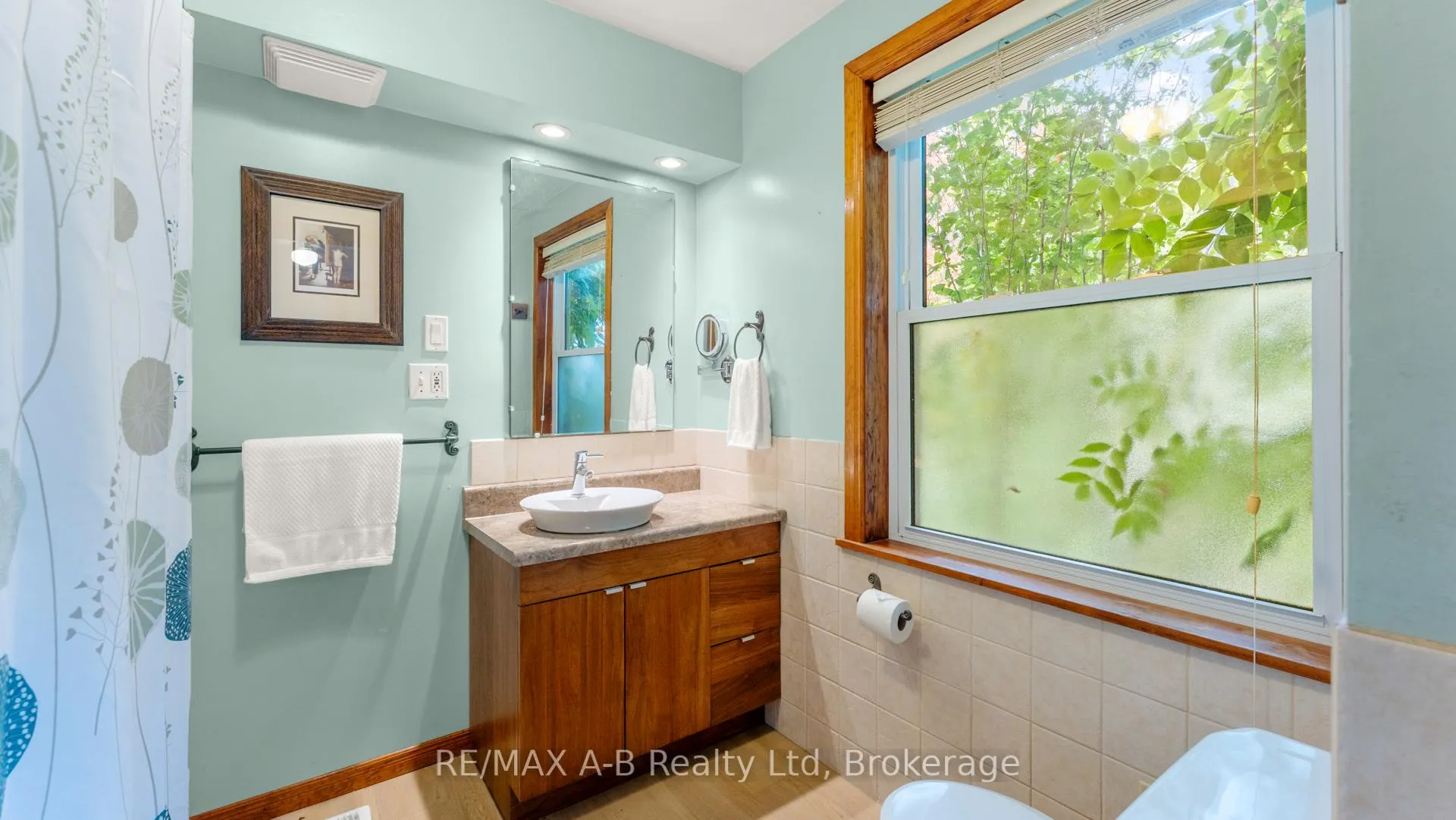 Photo 16 of 24189 Wellburn Road, Thames Centre, Rural Thames Centre — HOMEH