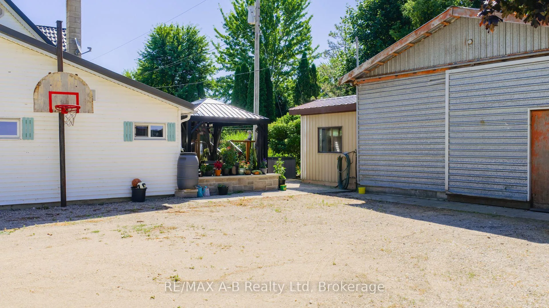 Photo 40 of 24189 Wellburn Road, Thames Centre, Rural Thames Centre — HOMEH