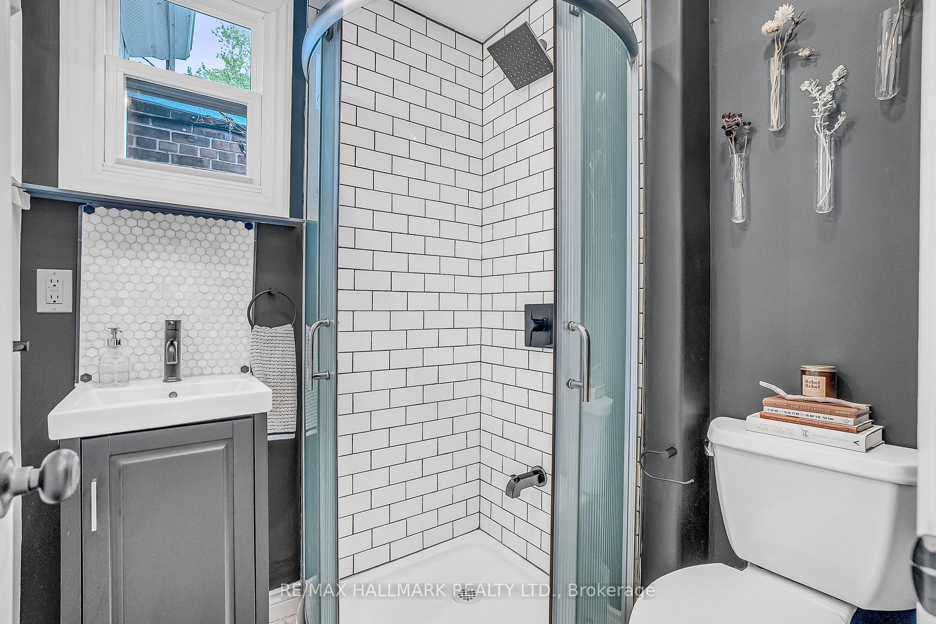Photo 10 of 1043 Craven Road, Toronto, Greenwood-Coxwell — HOMEH
