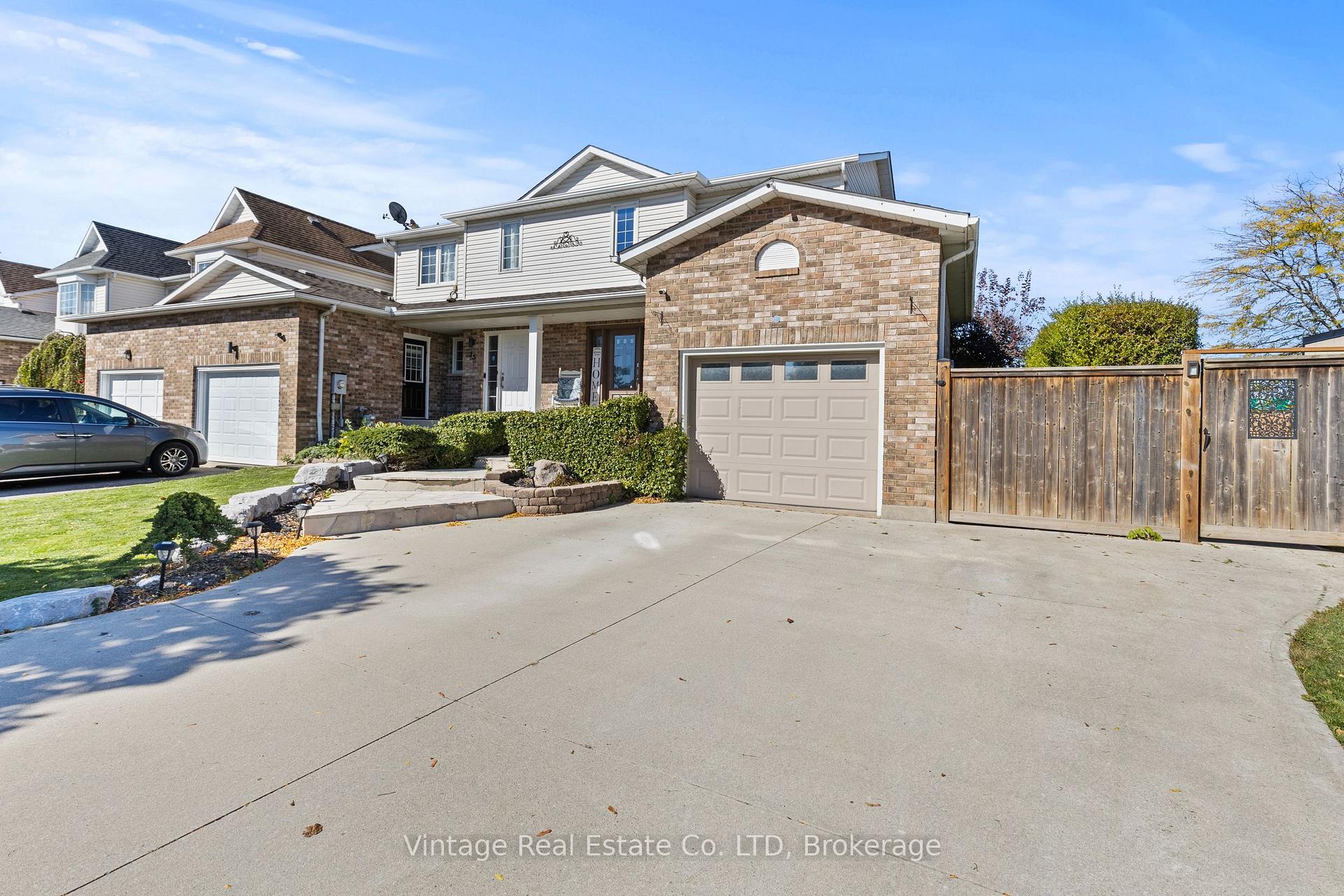 Photo 3 of 31 Remigio Court, Thorold, Confederation Heights — HOMEH
