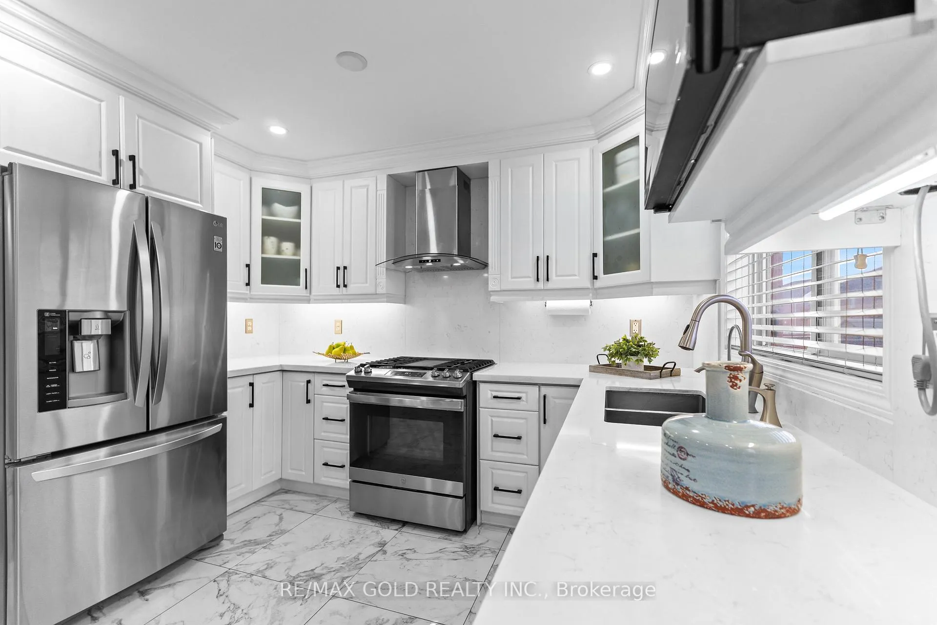 Photo 10 of 29 Zimmer Street, Brampton, Gore Industrial North — HOMEH
