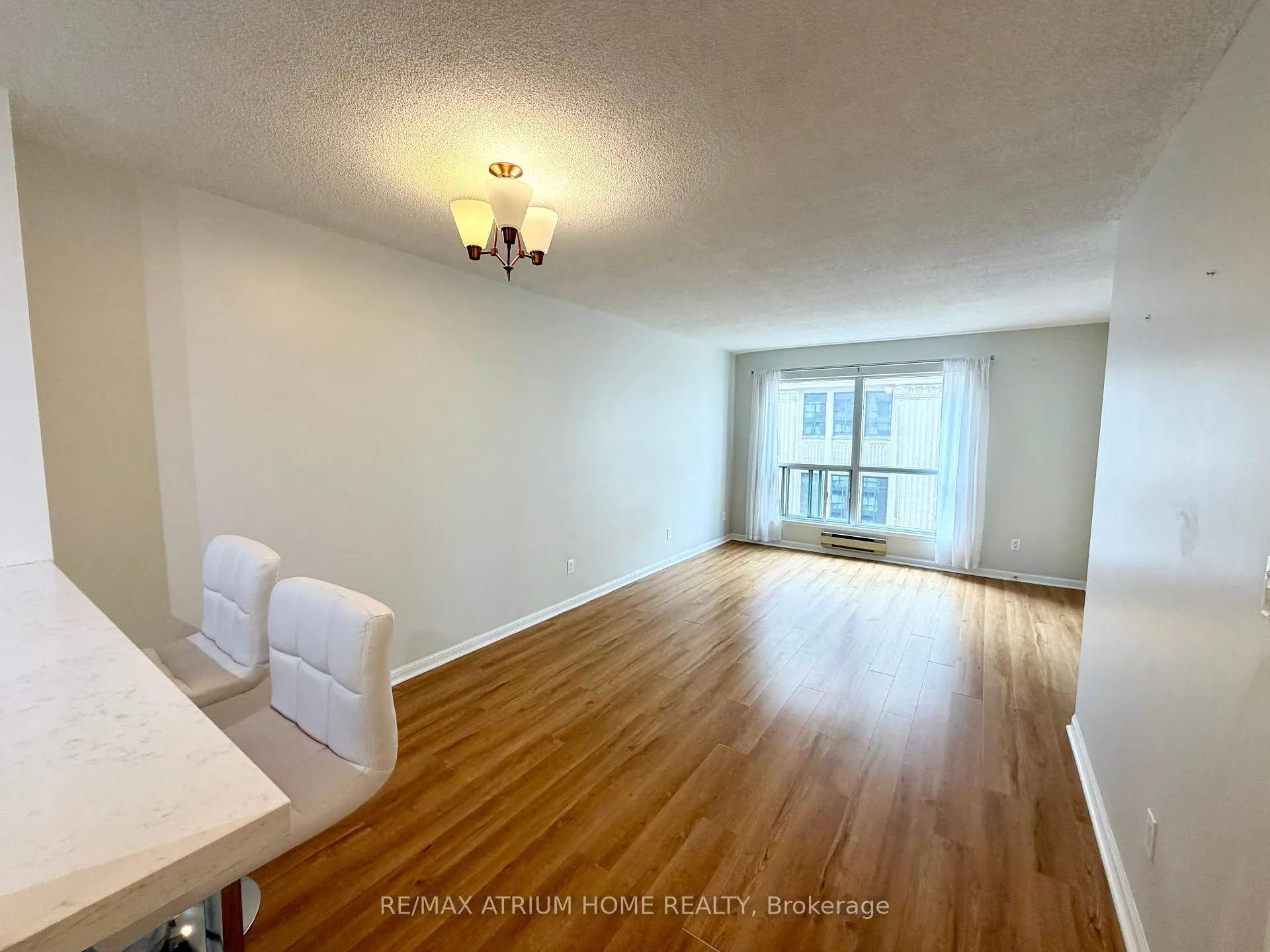 Photo 6 of Unit 910, 7 Carlton Street, Toronto, Church-Yonge Corridor — HOMEH