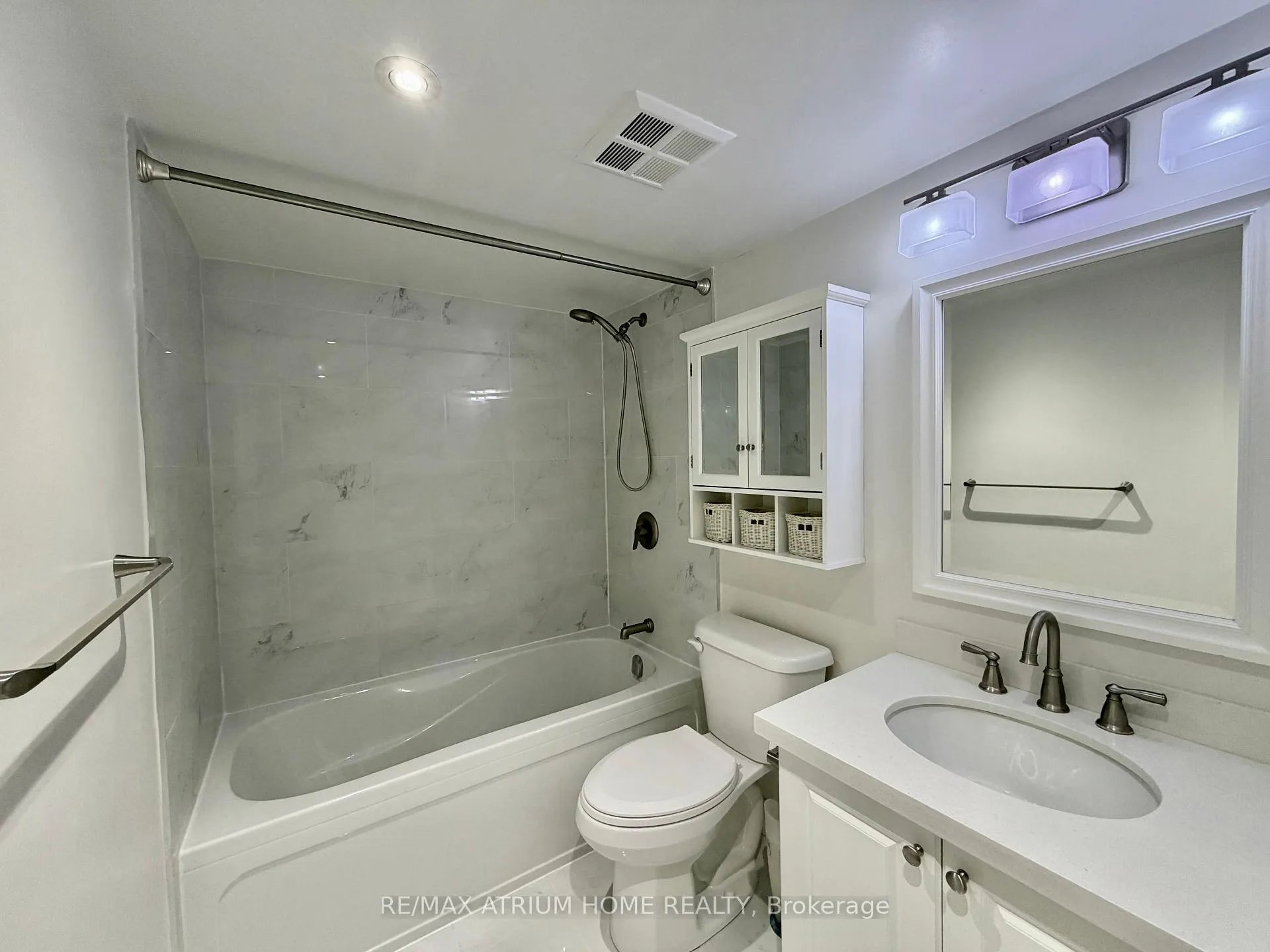 Photo 15 of Unit 910, 7 Carlton Street, Toronto, Church-Yonge Corridor — HOMEH