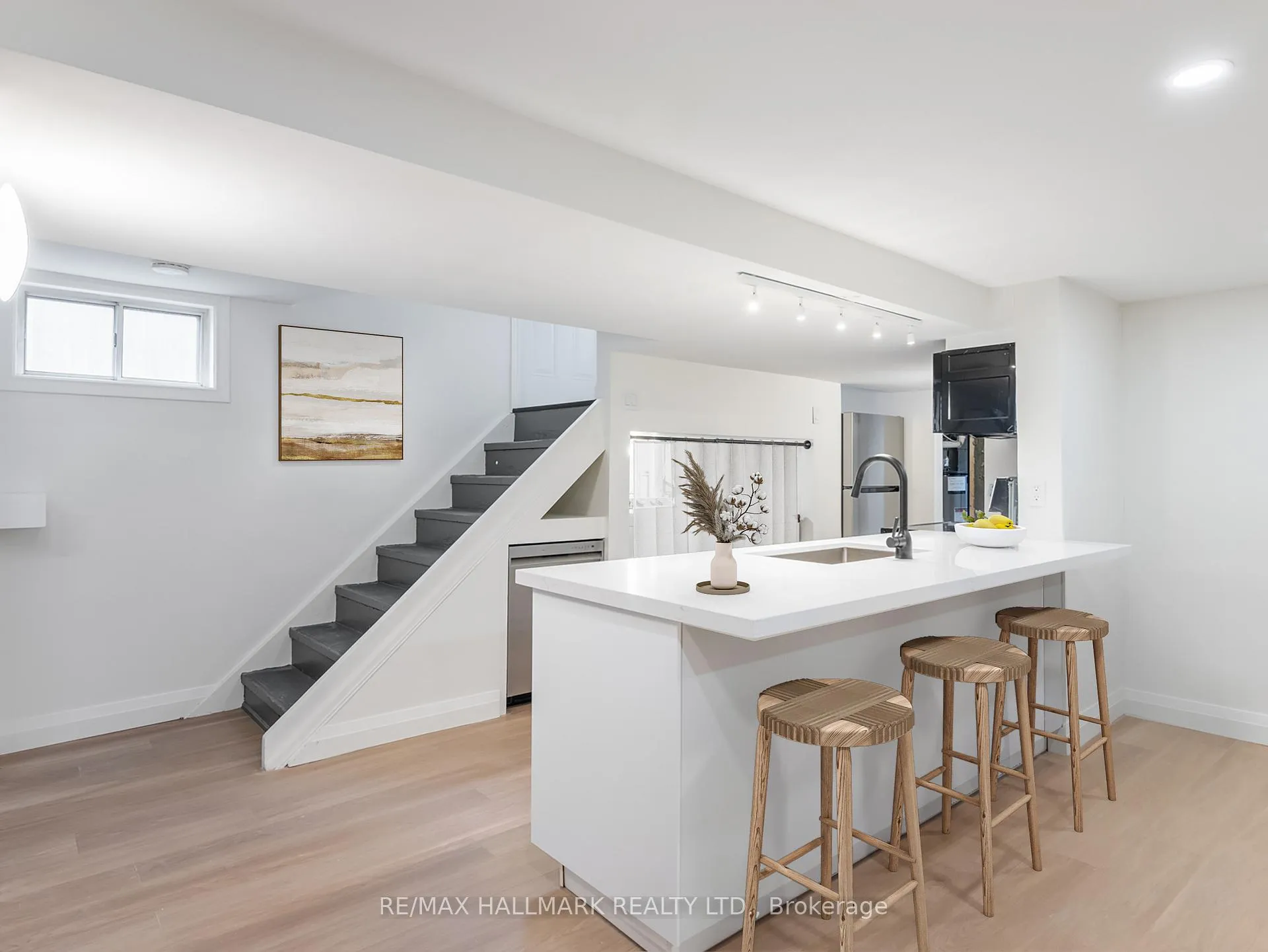 Photo 6 of Unit Lower, 588 Victoria Park Avenue, Toronto, East End-Danforth — HOMEH