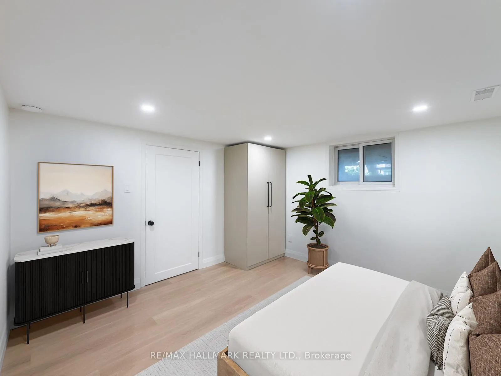 Photo 9 of Unit Lower, 588 Victoria Park Avenue, Toronto, East End-Danforth — HOMEH