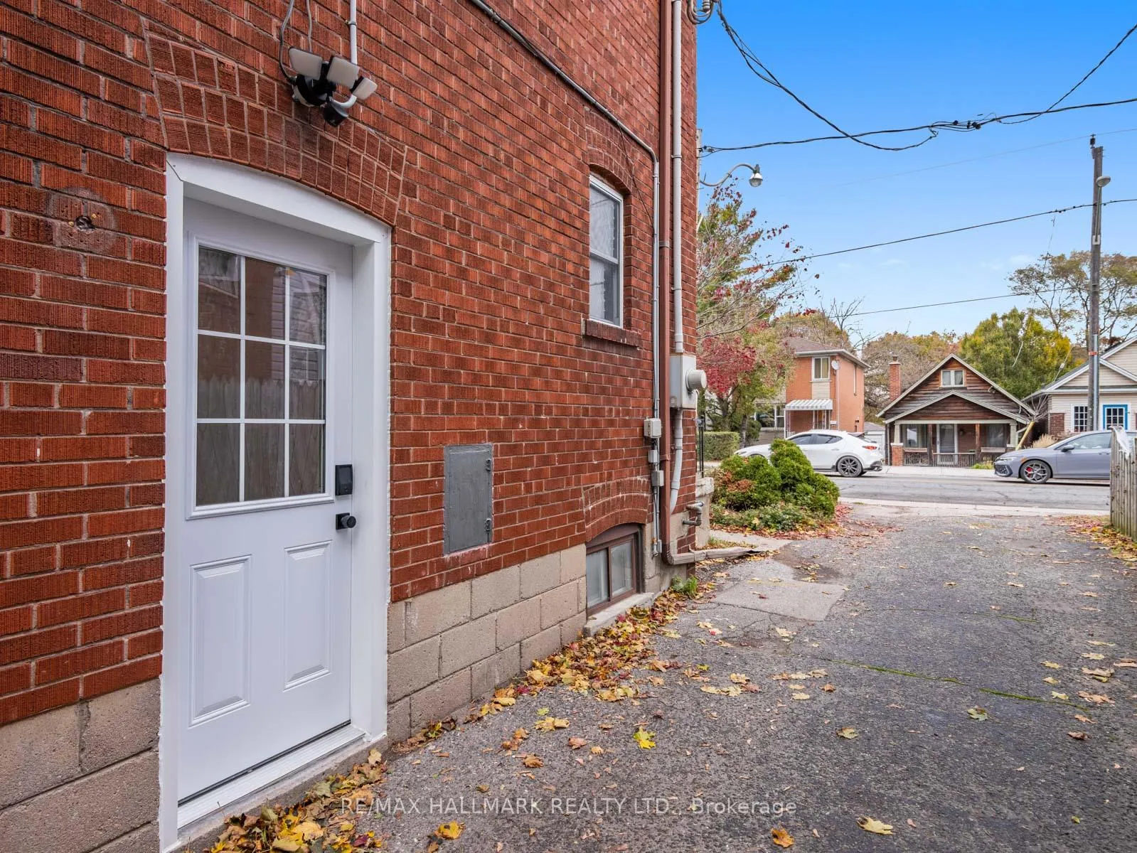 Photo 11 of Unit Lower, 588 Victoria Park Avenue, Toronto, East End-Danforth — HOMEH
