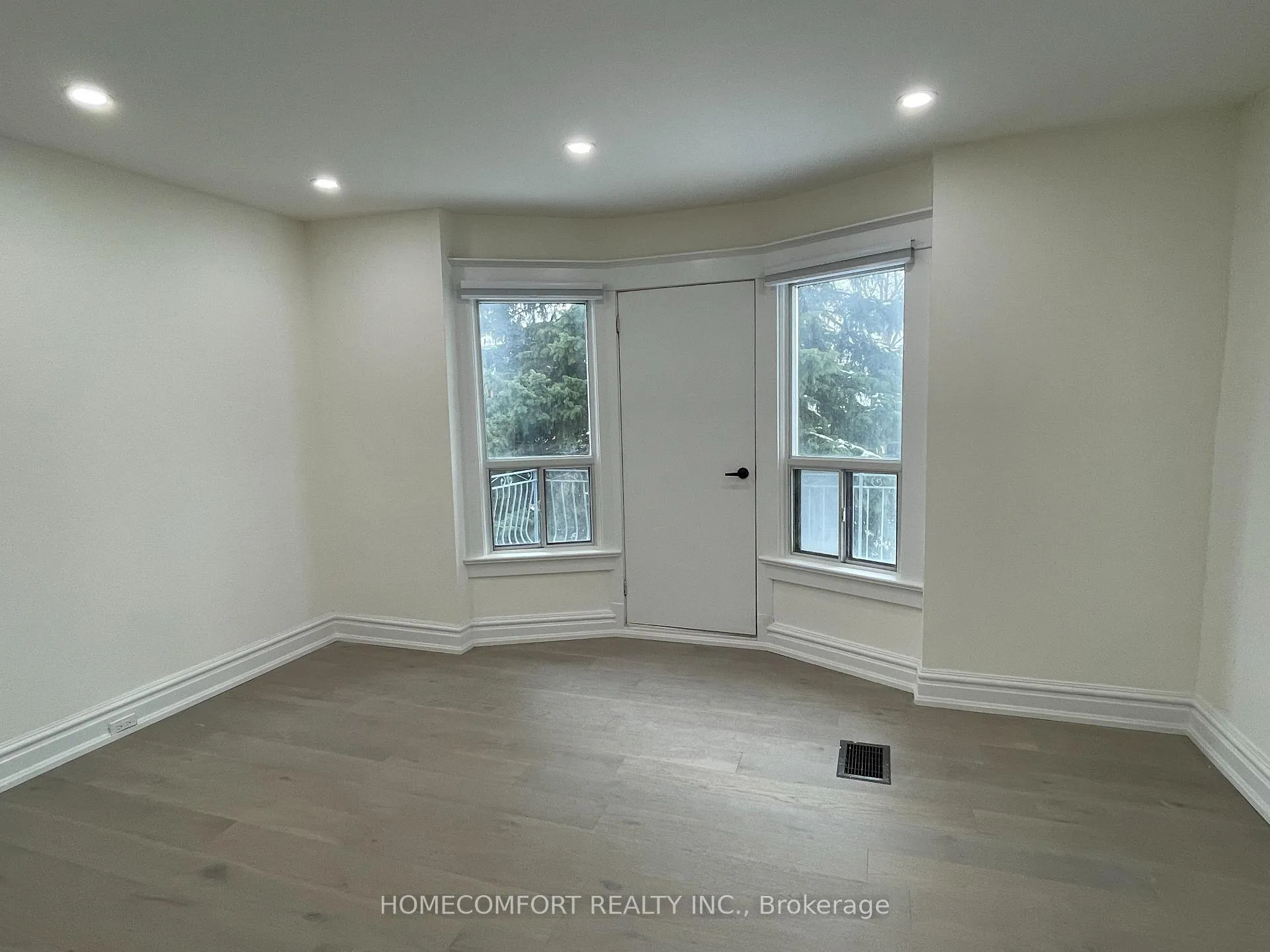 Photo 9 of Unit Upper, 33 Strathmore Boulevard, Toronto, Danforth — HOMEH