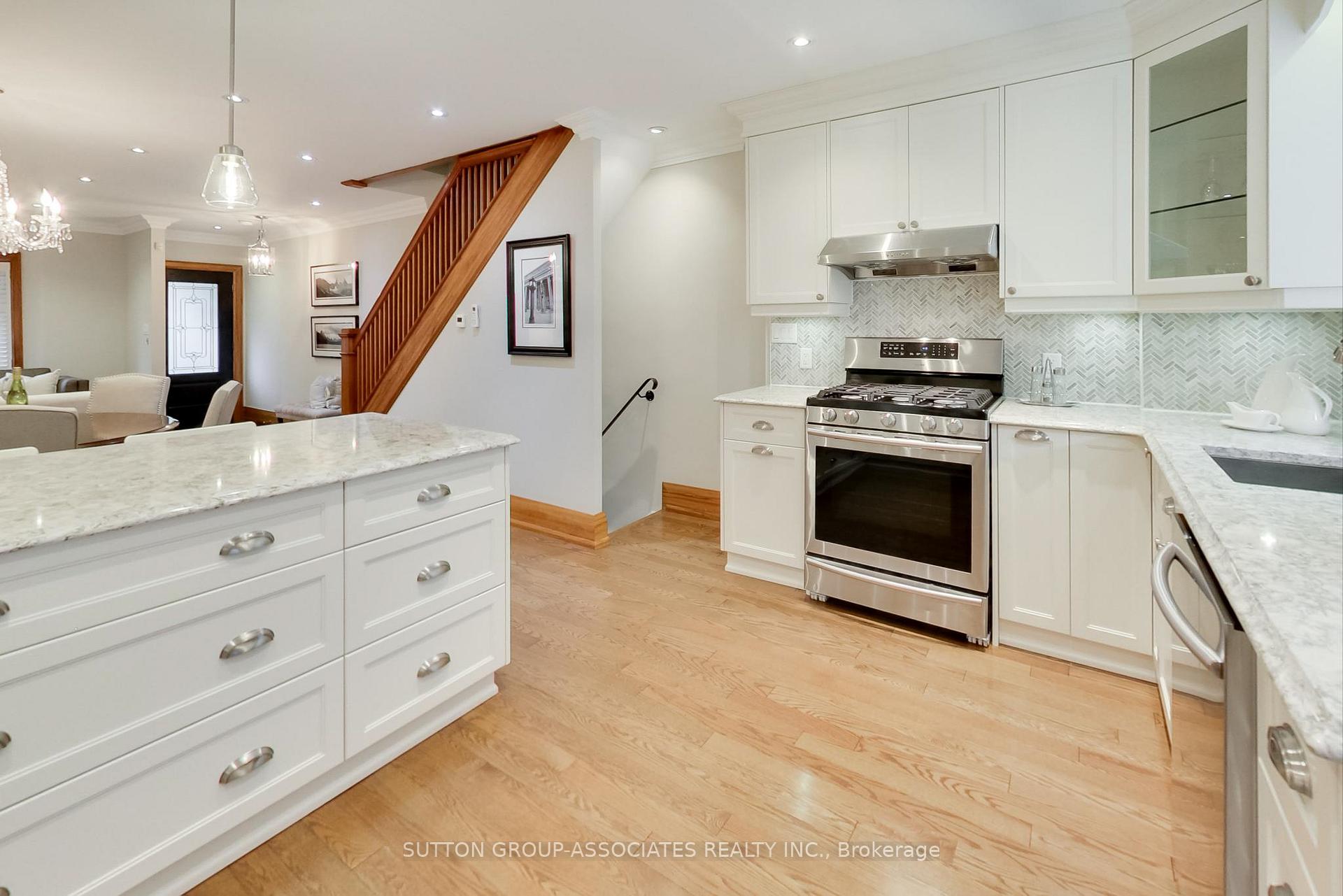 Photo 15 of 163 Maplewood Avenue, Toronto, Humewood-Cedarvale — HOMEH