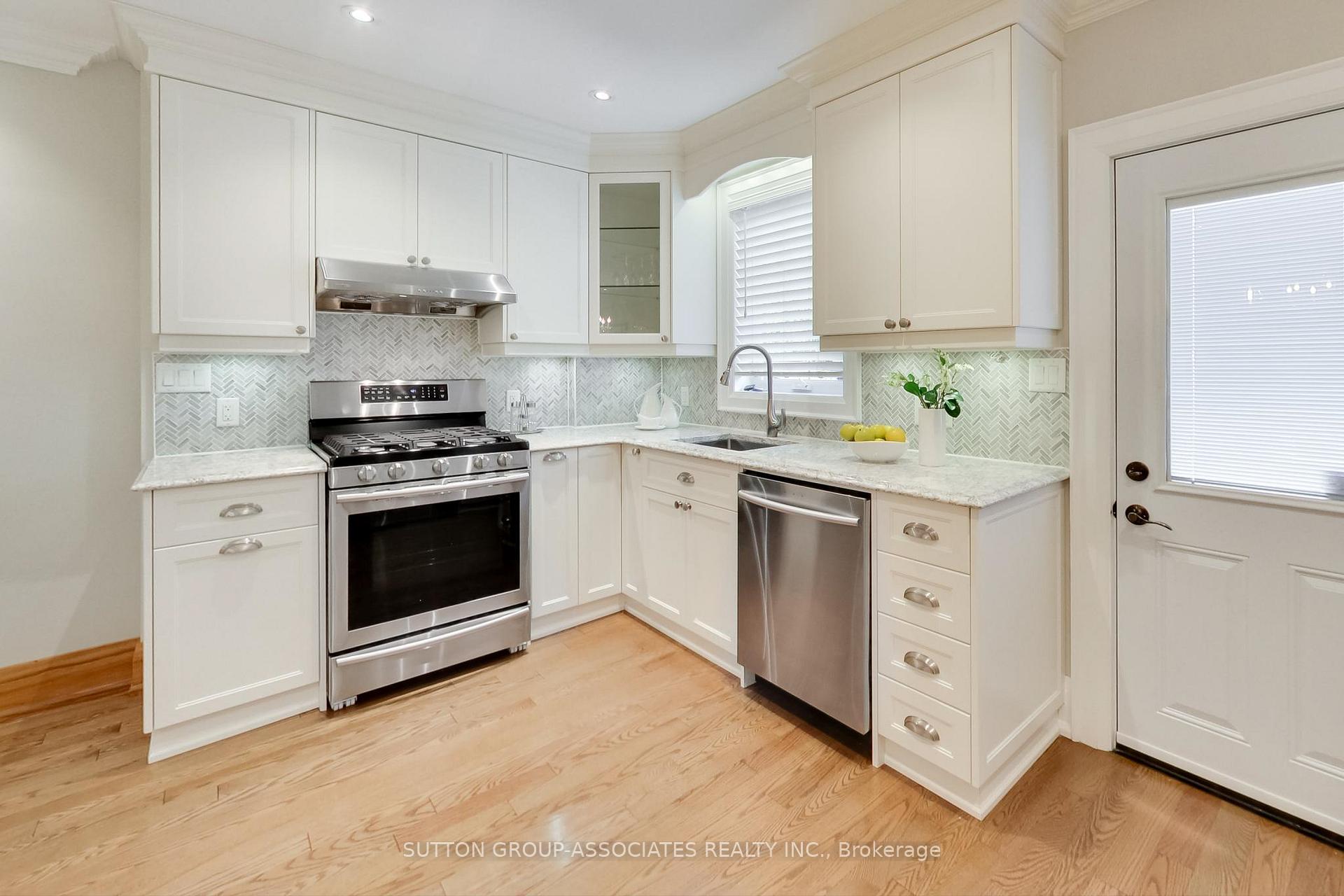 Photo 16 of 163 Maplewood Avenue, Toronto, Humewood-Cedarvale — HOMEH