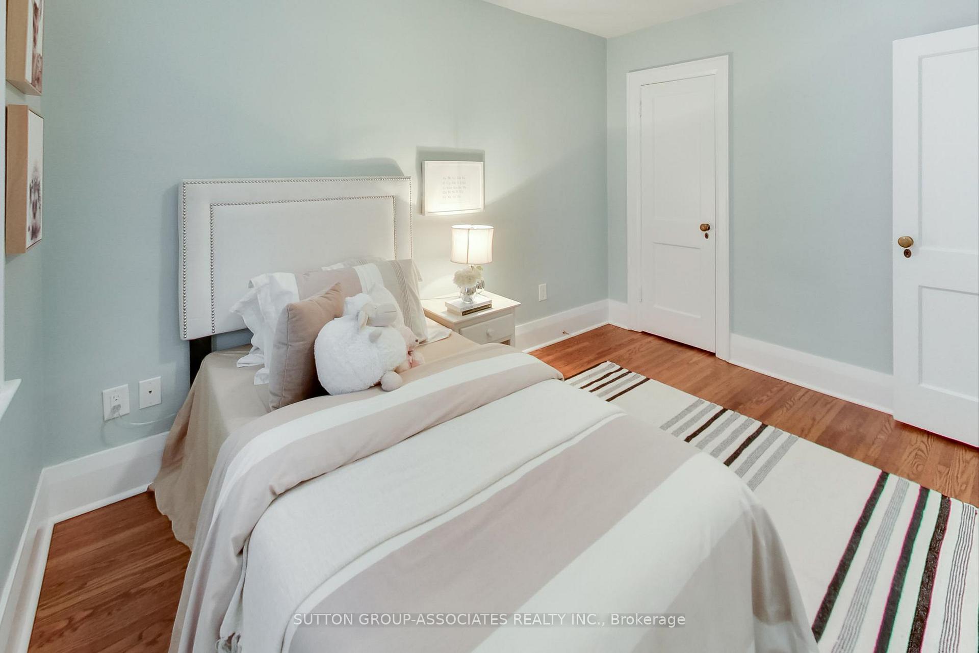 Photo 20 of 163 Maplewood Avenue, Toronto, Humewood-Cedarvale — HOMEH