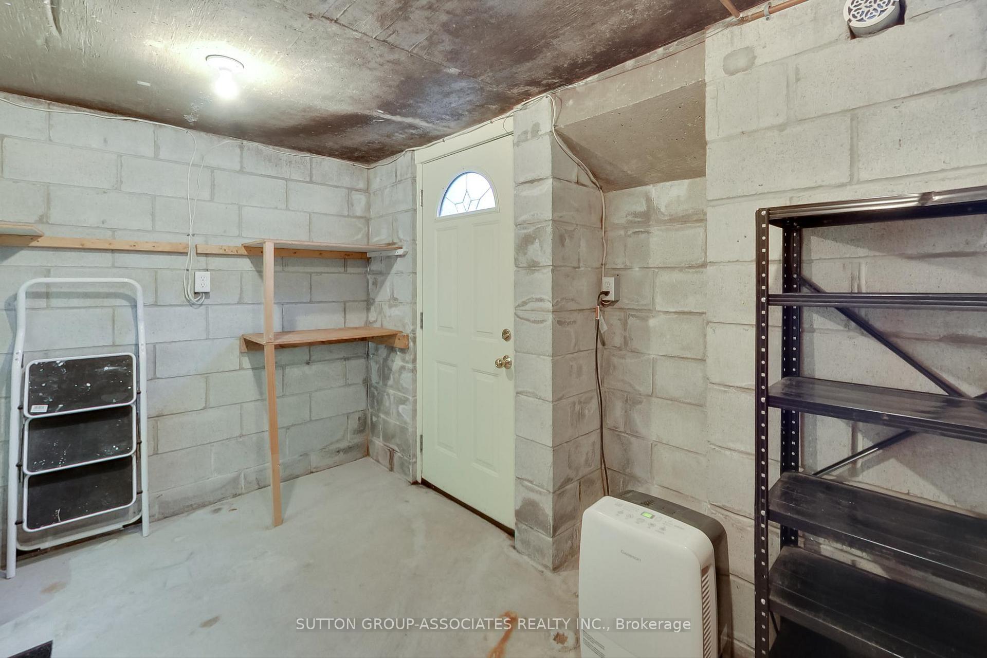 Photo 38 of 163 Maplewood Avenue, Toronto, Humewood-Cedarvale — HOMEH