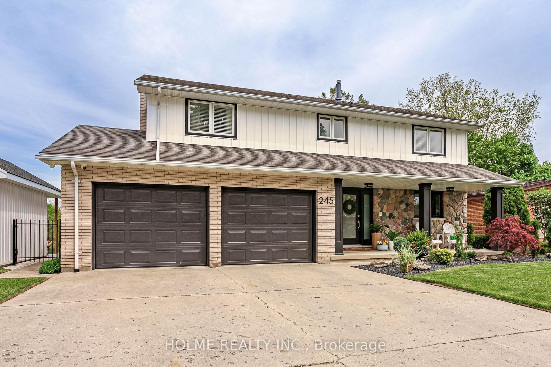 Photo 2 of 245 Riverview Drive, Strathroy-Caradoc, NE — HOMEH