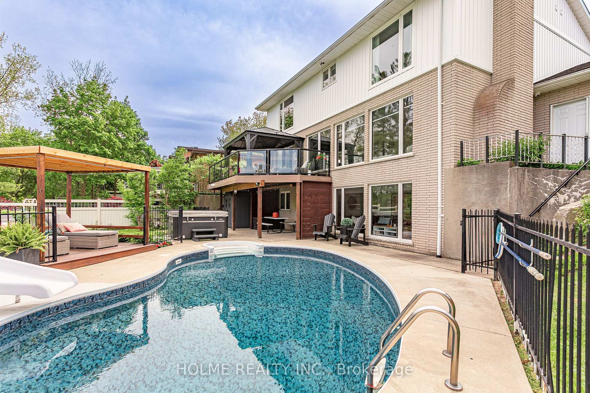 Photo 33 of 245 Riverview Drive, Strathroy-Caradoc, NE — HOMEH