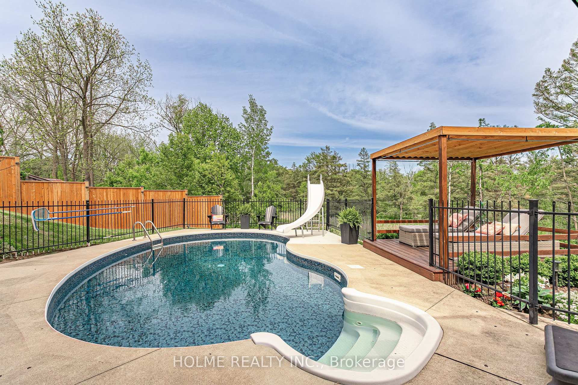 Photo 34 of 245 Riverview Drive, Strathroy-Caradoc, NE — HOMEH